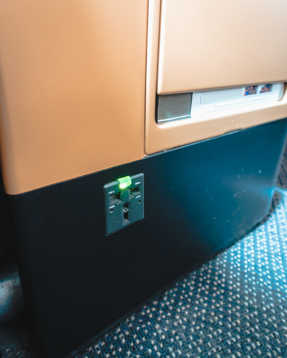 Etihad Airways Boeing 787-9 Business Class Power Socket