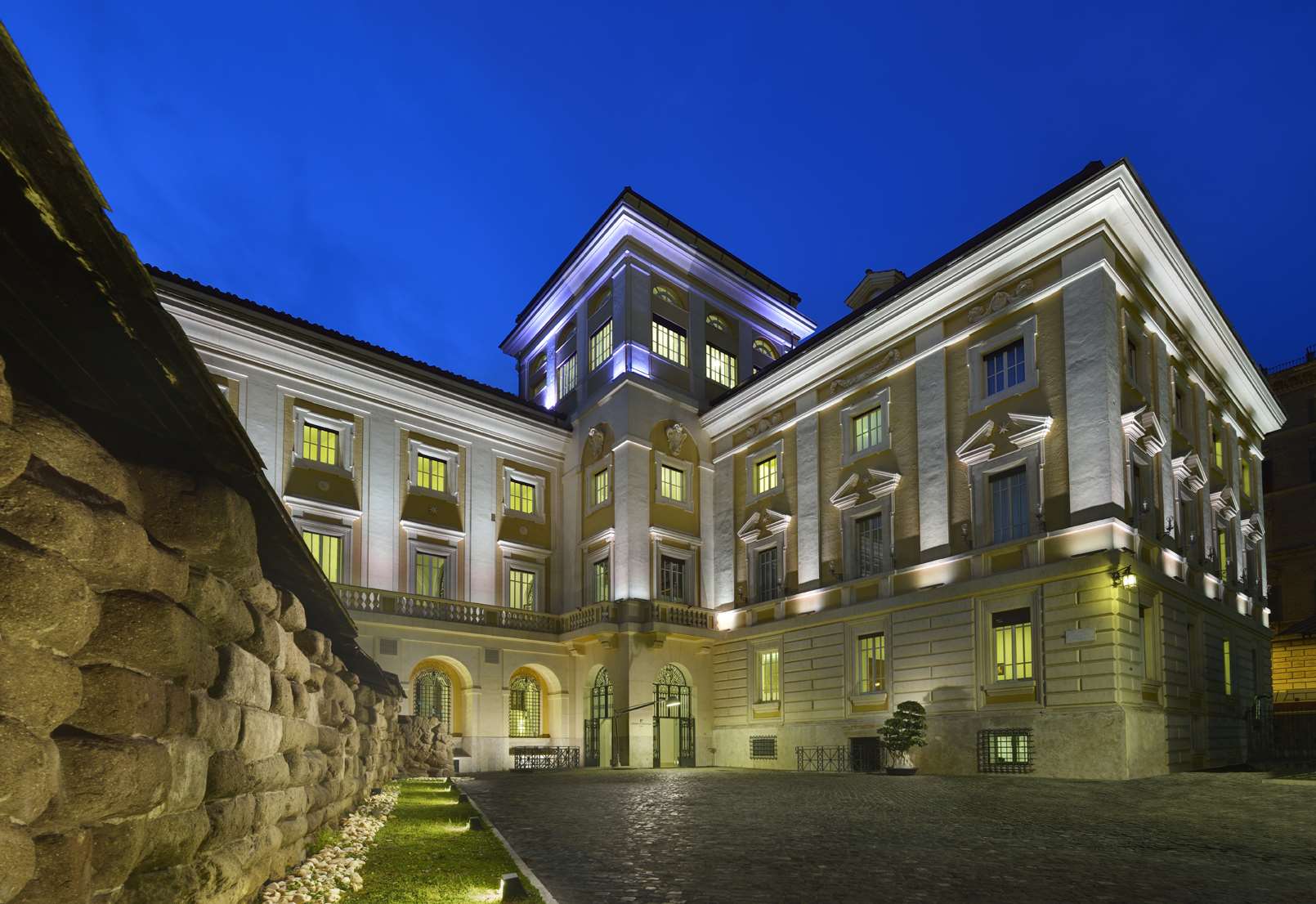 Palazzo Montemartini Rome, a Radisson Collection Hotel Palazzo Montemartini Rome, a Radisson Collection Hotel