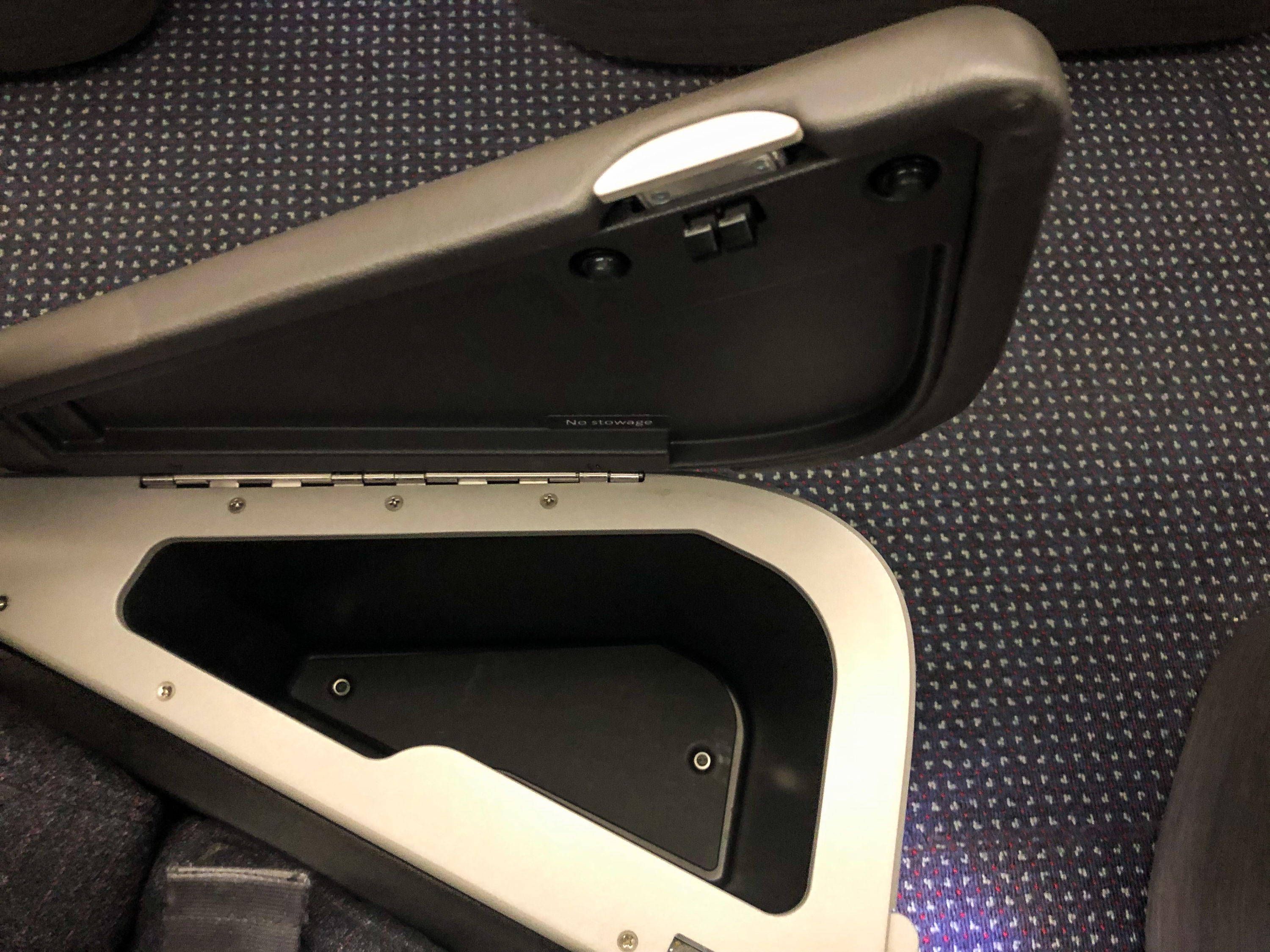 American Airlines 787-9 Flagship Business Class storage compartment