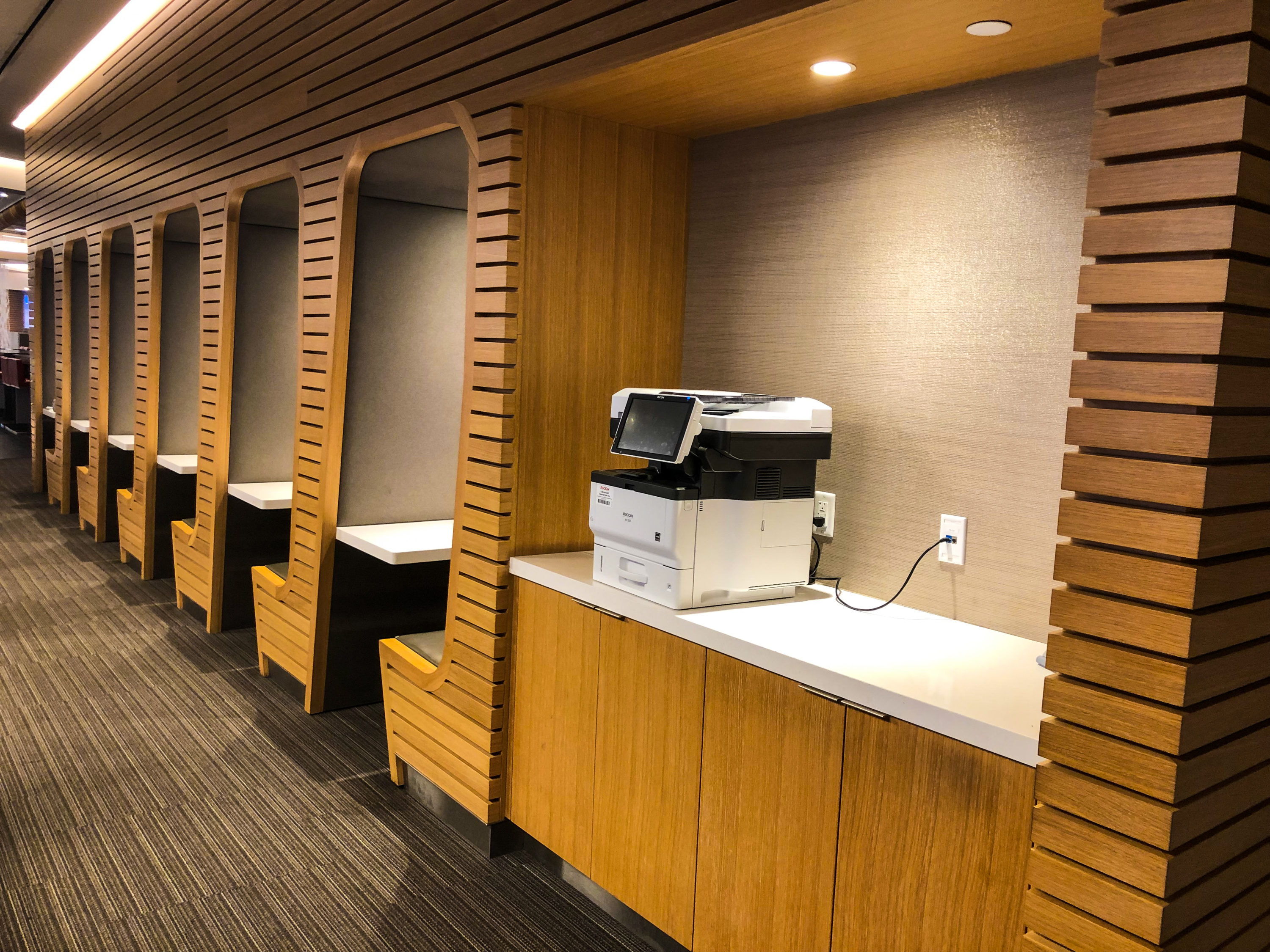 American Airlines Flagship Lounge JFK business center