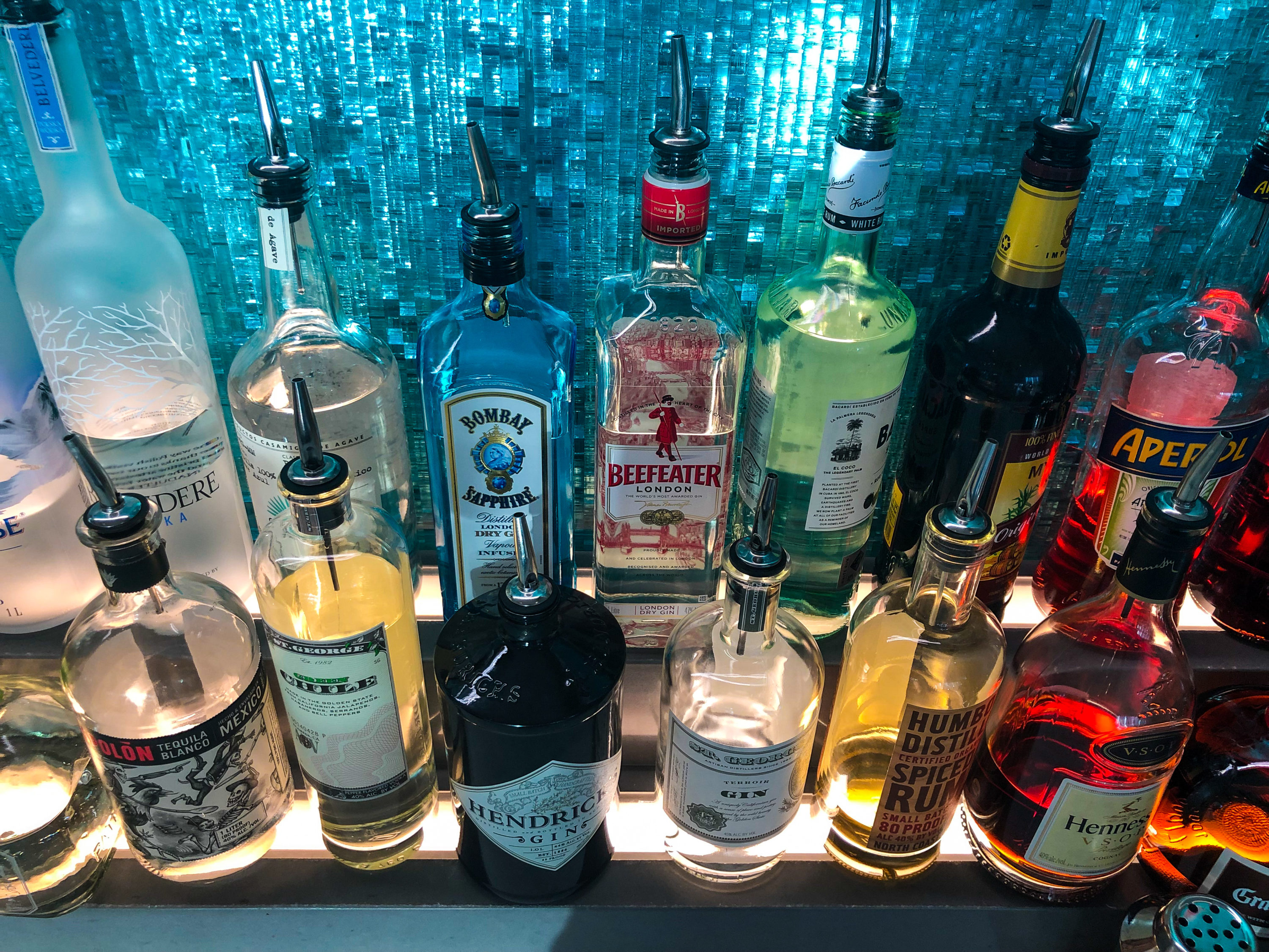 American Airlines Flagship Lounge LAX self-serve alcohol 2
