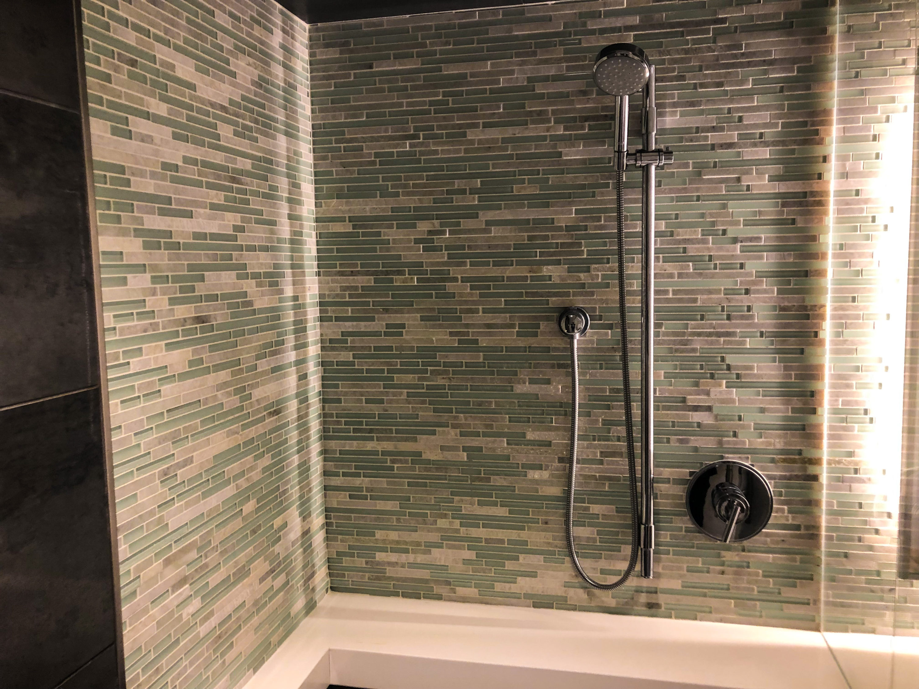 American Airlines Flagship Lounge LAX shower suites shower head