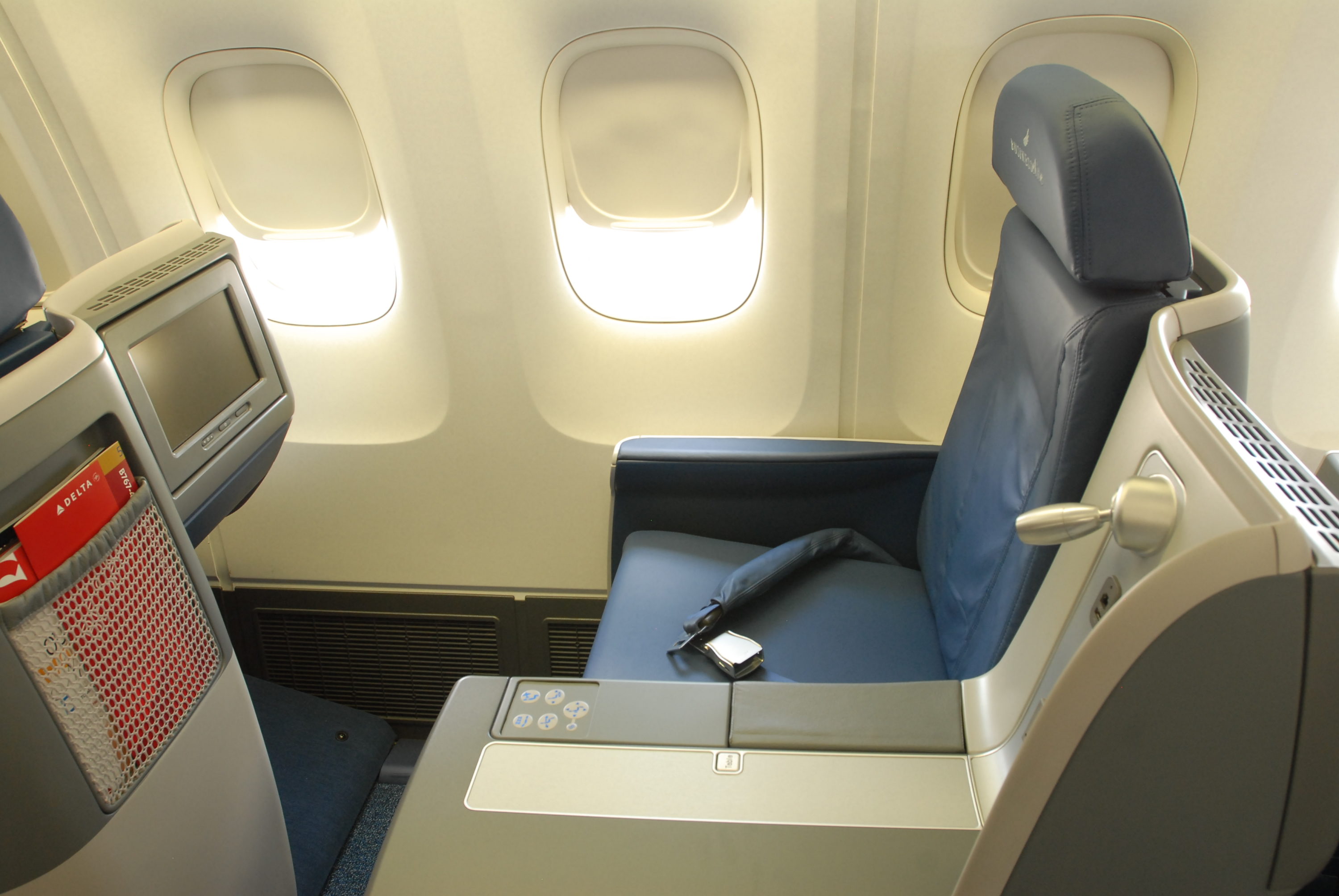 767-400 Flat Bed Seats Delta One 767 Seat