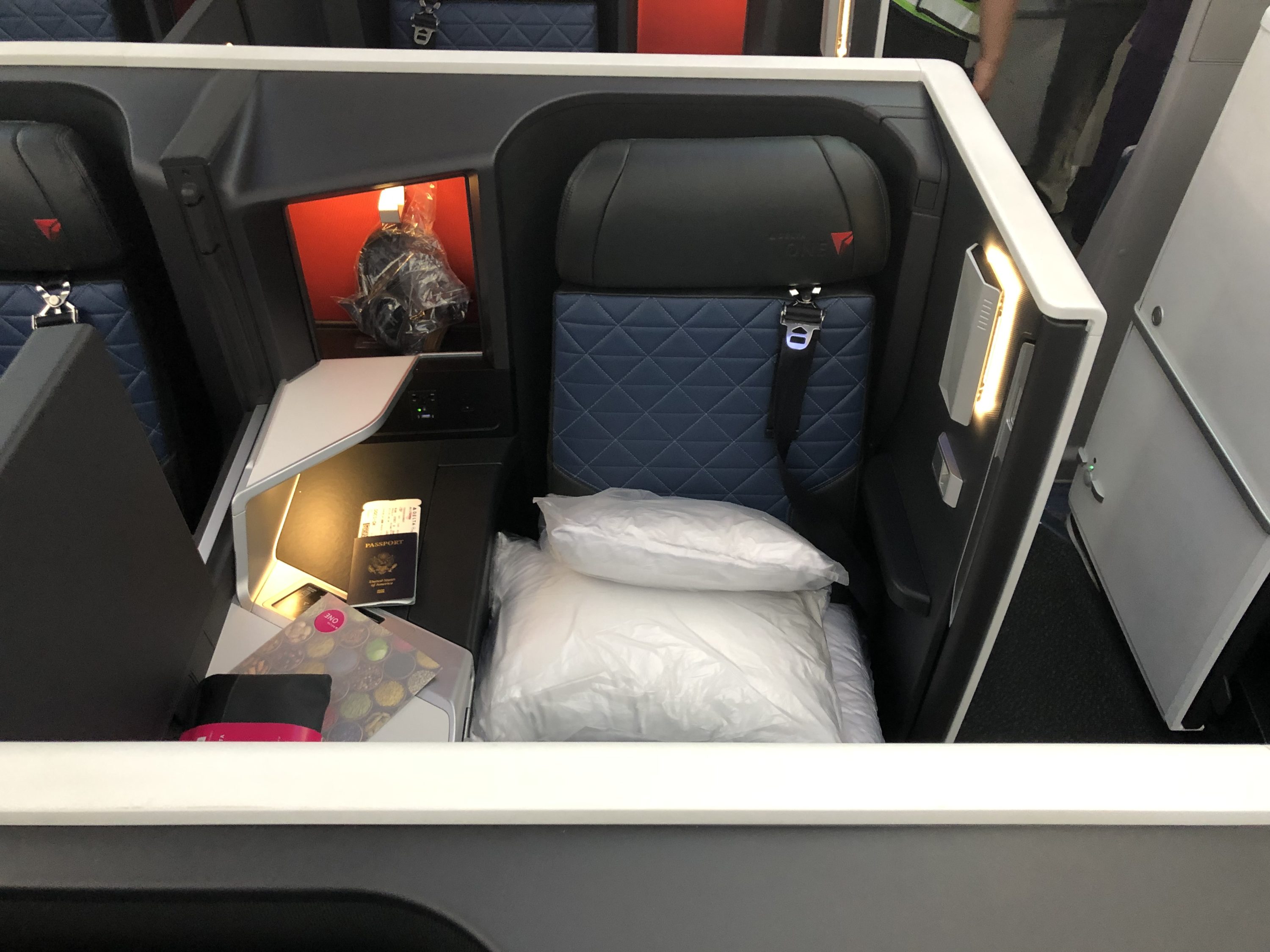 Delta One Suites A350-900 seat 8B