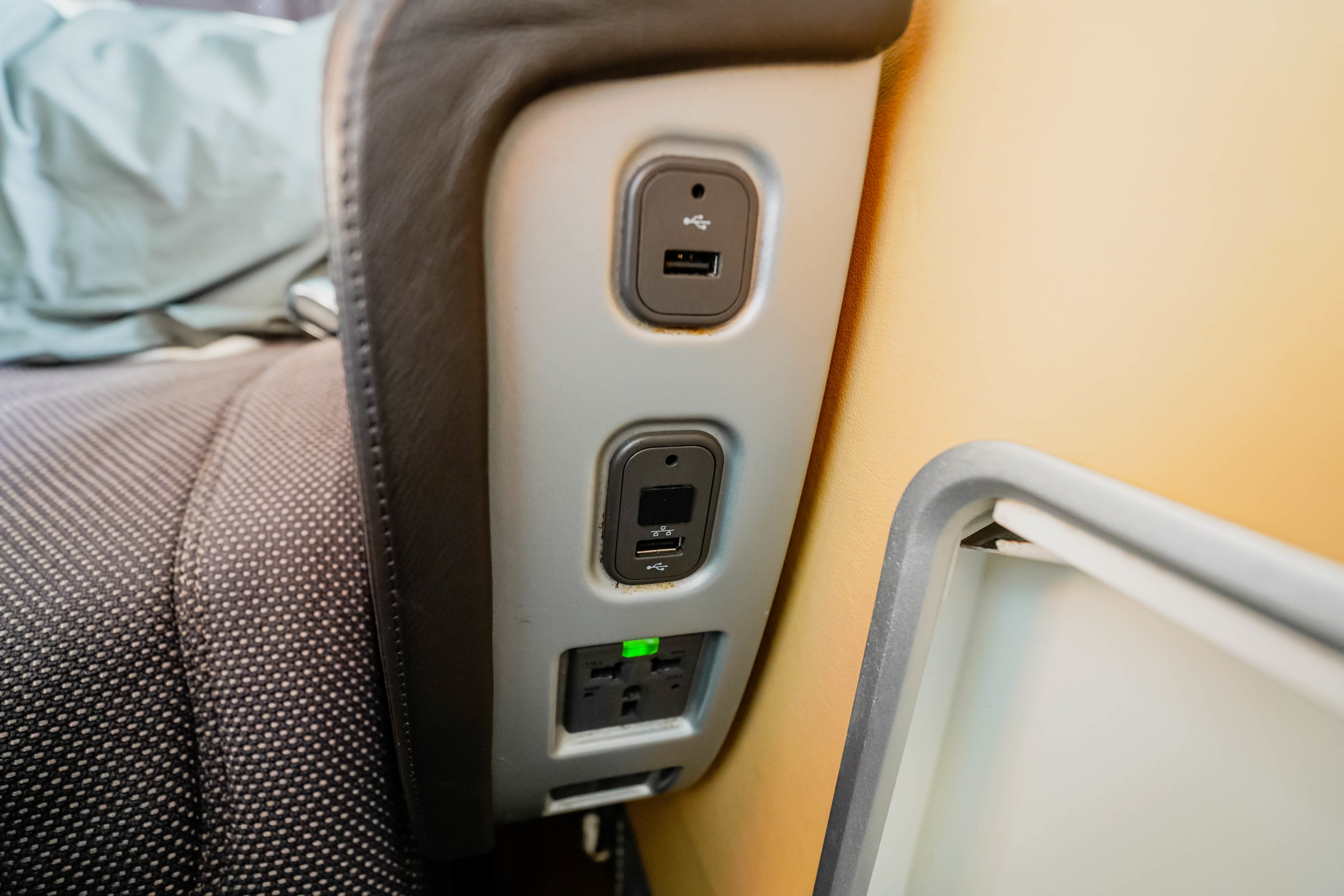 Lufthansa B747-8 First Class Plugs - Cherag Dubash
