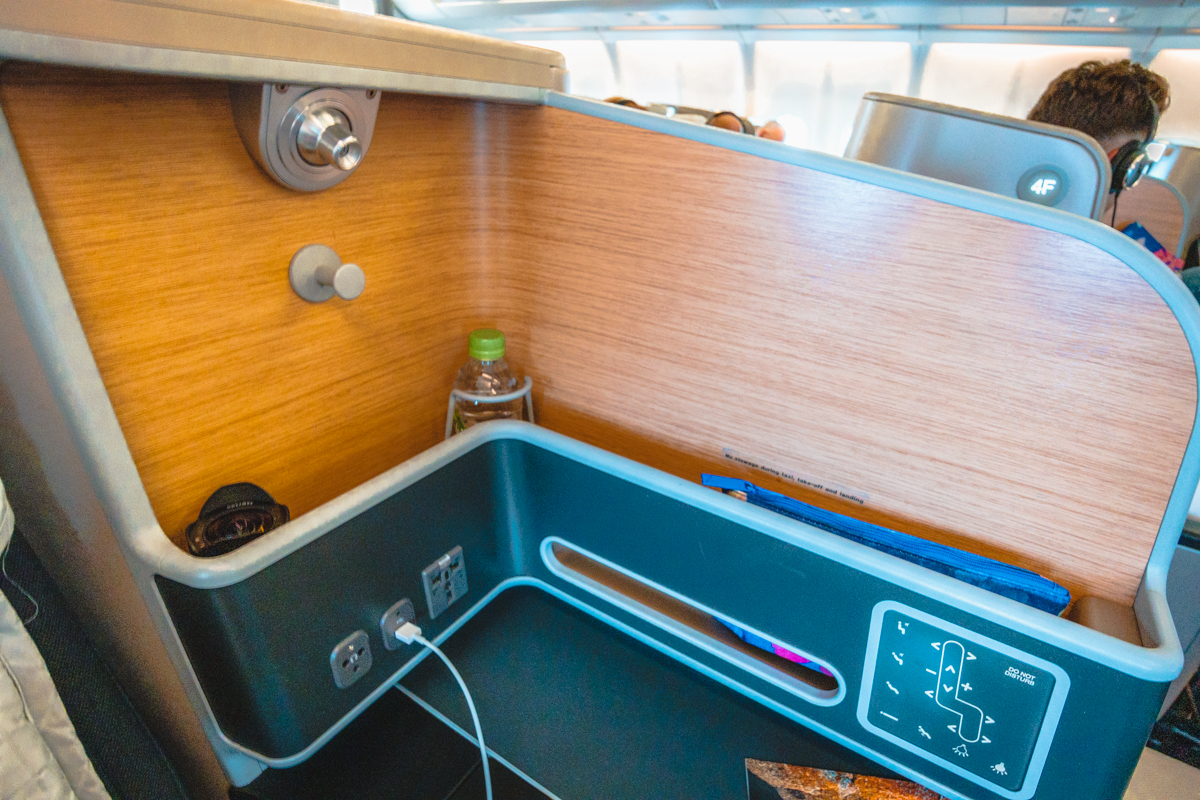 Qantas Airbus A330 Business Class Storage