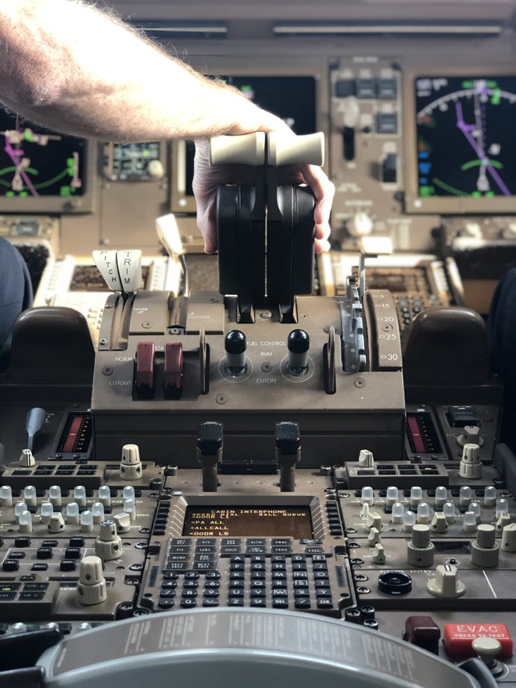 flight deck of the 77