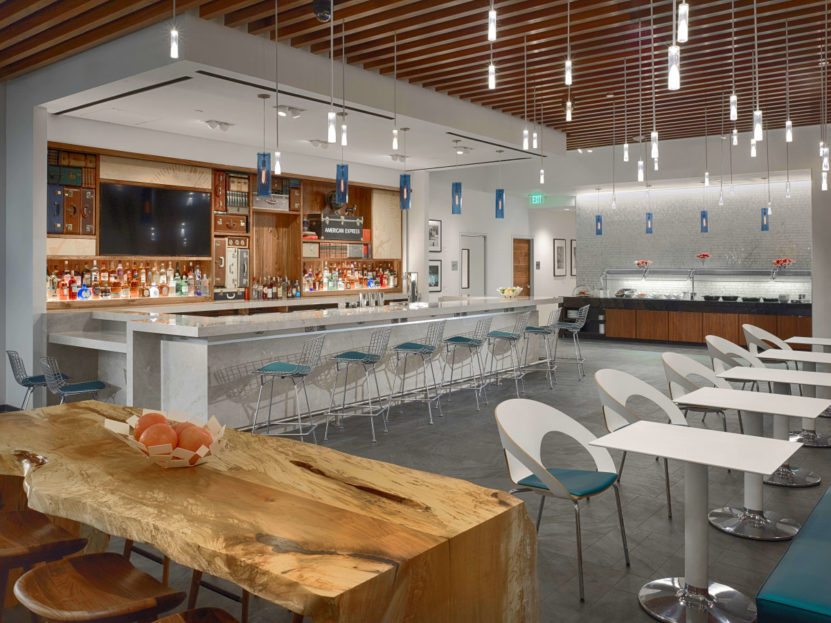American Express Centurion Lounge IAH Bar