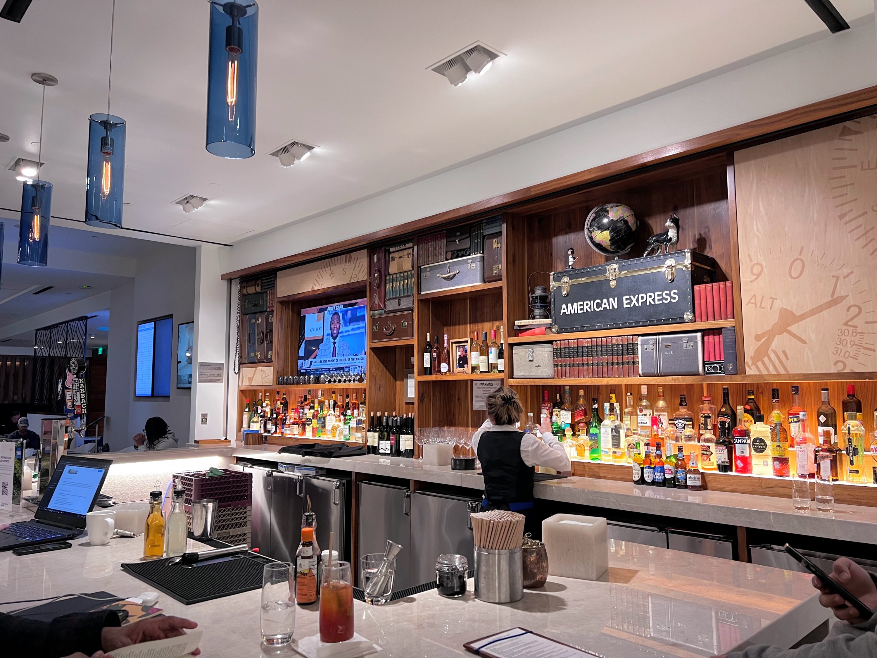 Houston Centurion Lounge bar