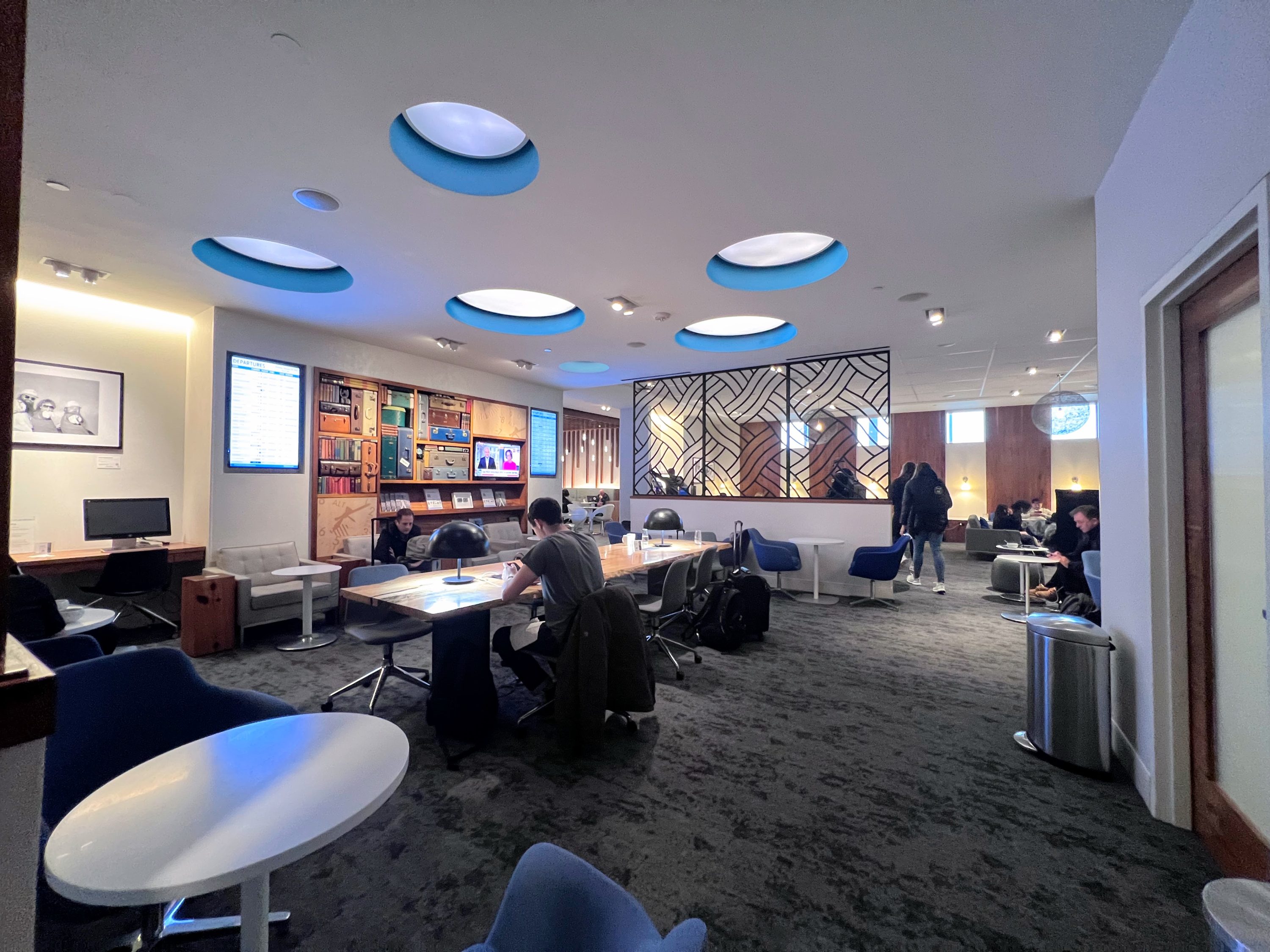 Work room at Houston Centurion Lounge