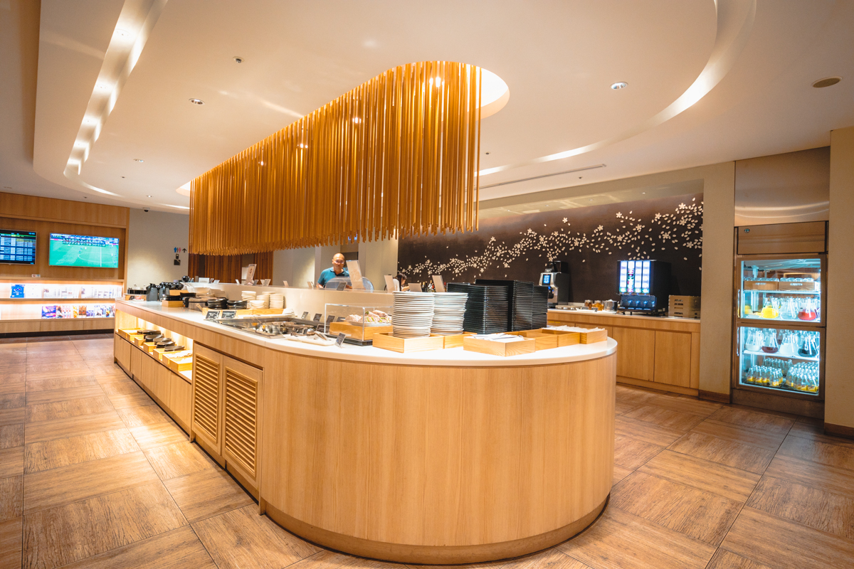 JAL Business Class Lounge Haneda Airport Buffet