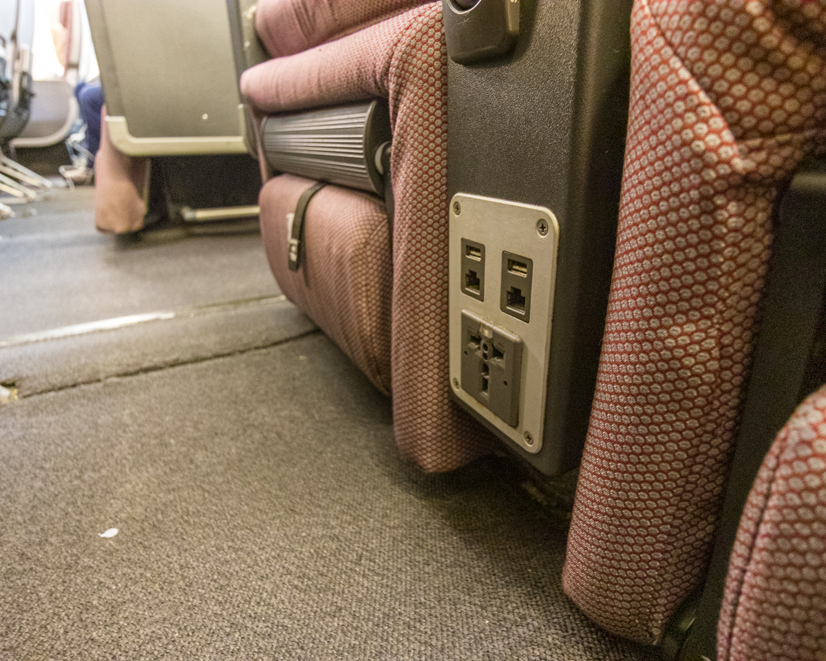 Qantas Boeing 747 Premium Economy Power Socket