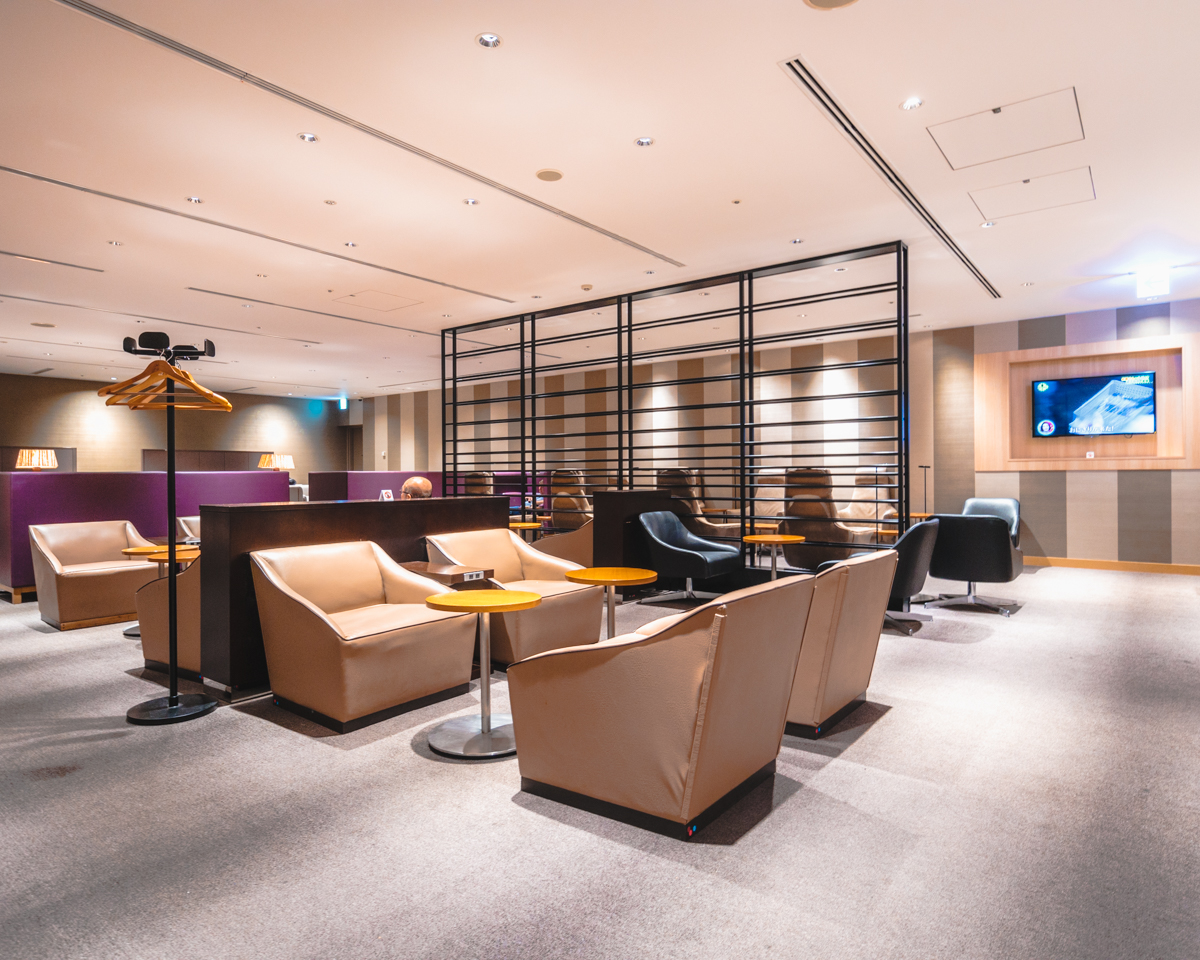 JAL Business Class Lounge Haneda Airport Upstairs Seating