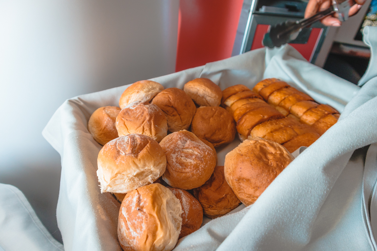 Fiji Airways Airbus A350 Business Class Breads
