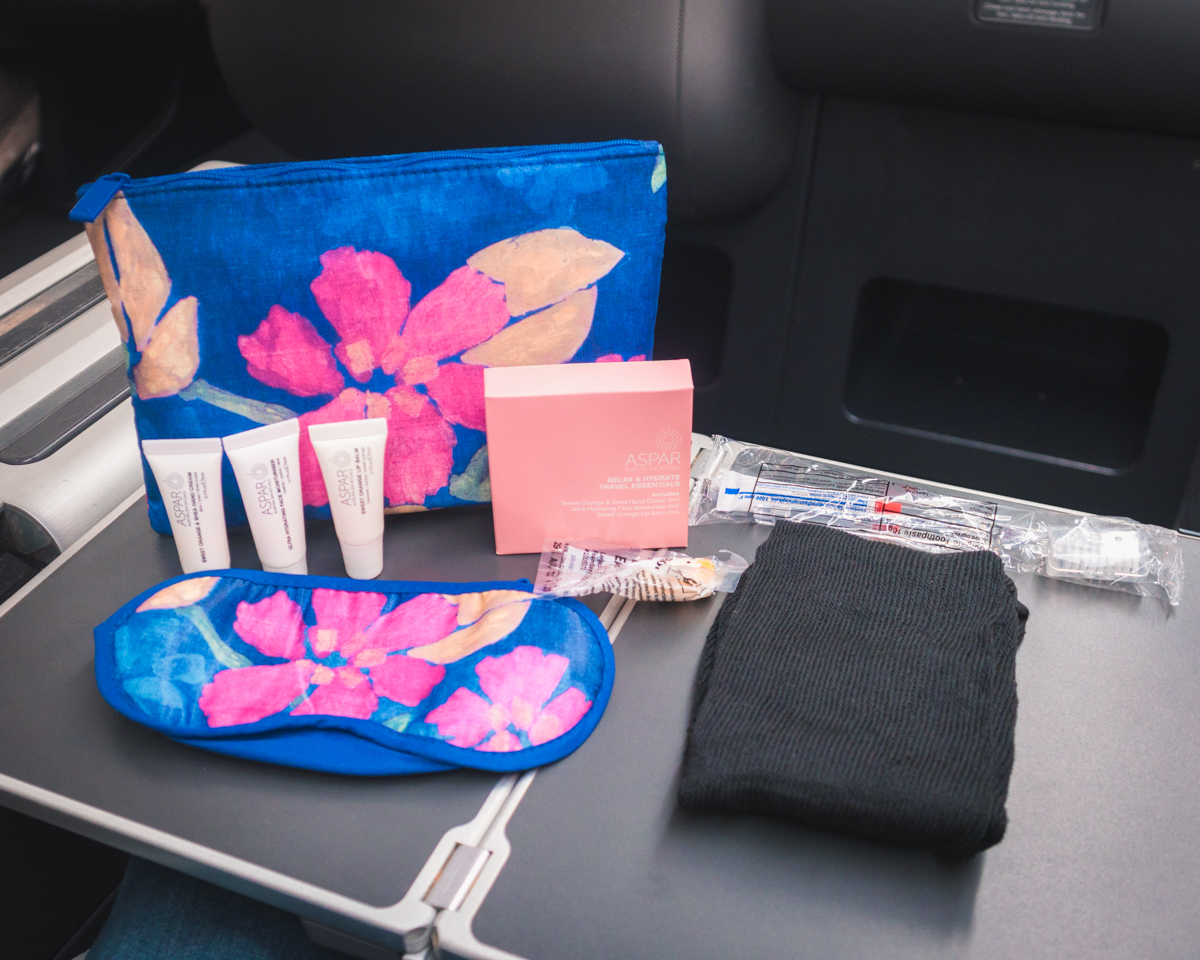 Qantas Boeing 747 Business Class Amenity Kit
