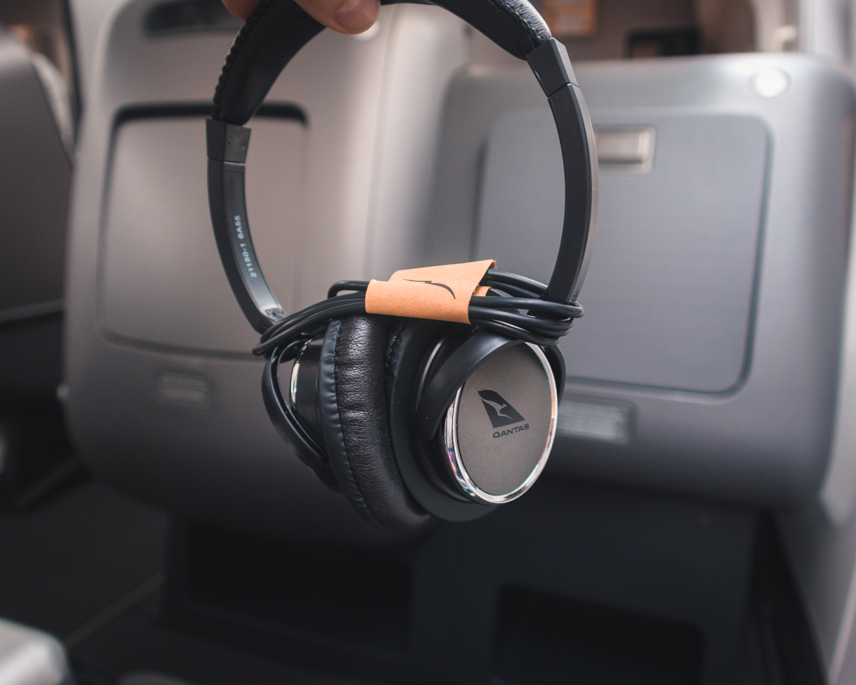 Qantas Boeing 747 Business Class Noise Cancelling Headphones