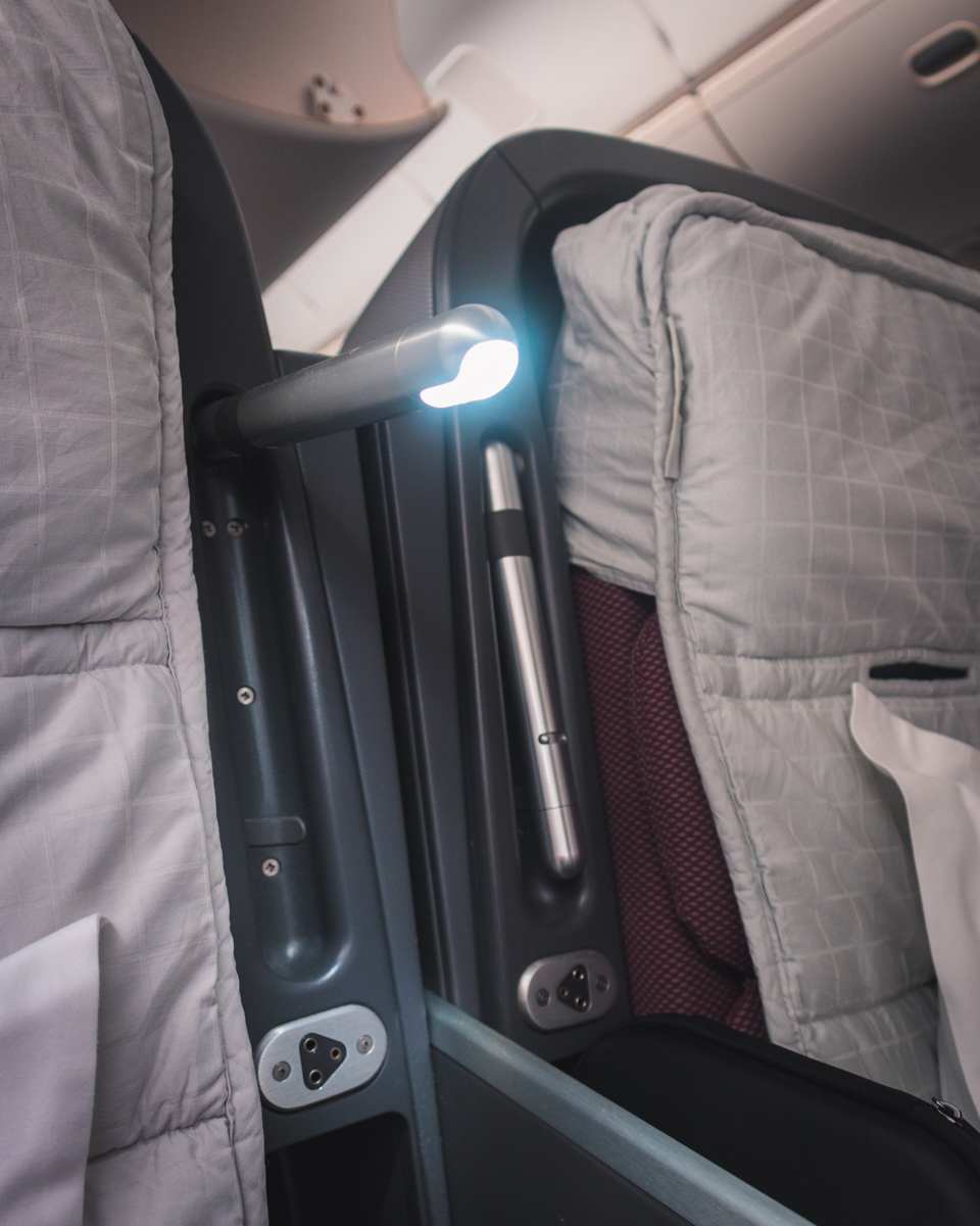 Qantas Boeing 747 Business Class Personal Light
