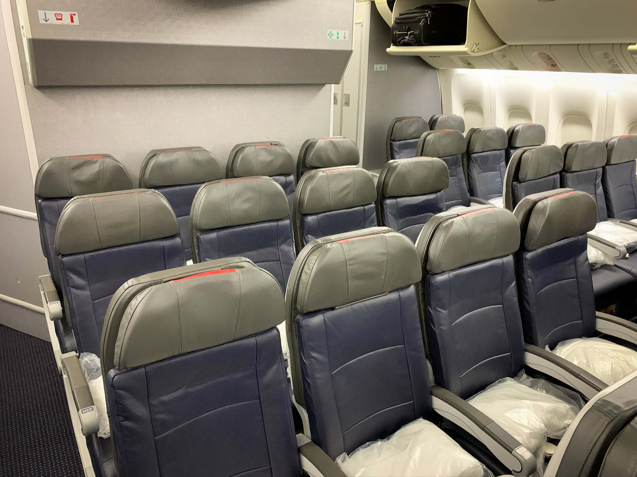American Airlines 777 Economy AA Main Cabin 777