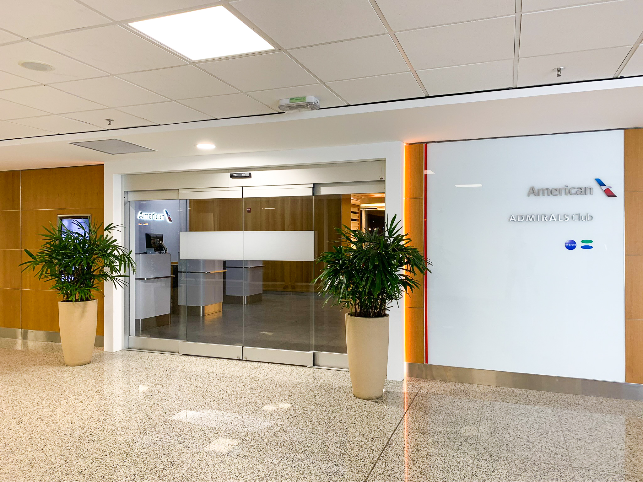 Admirals Club Entrance at GIG