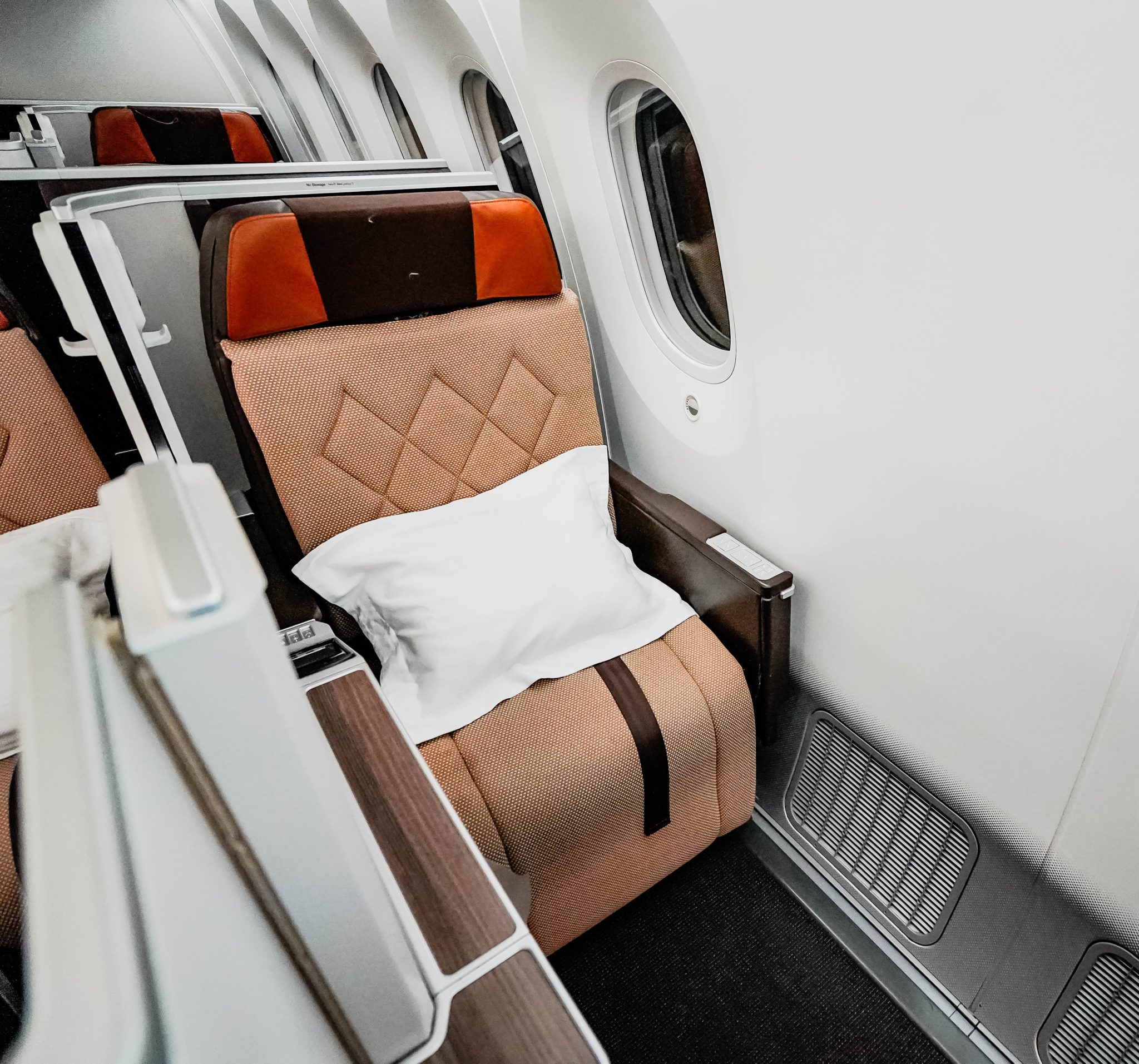 Oman_Air_B787-9_Business_Class__Cherag_Dubash Oman Air B787-9 Business Class Cabin - Cherag Dubash