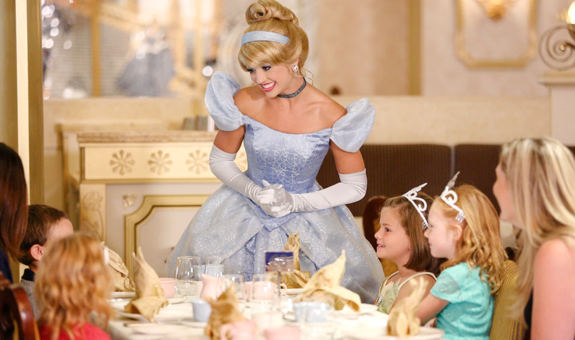 Character dining experience on Disney Cruise Line