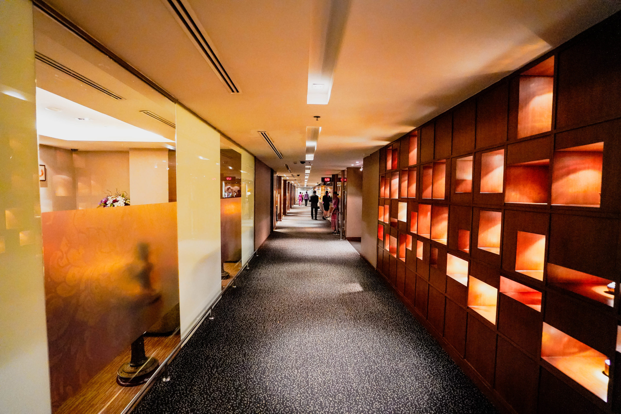 Thai Airways Royal First Lounge corridor