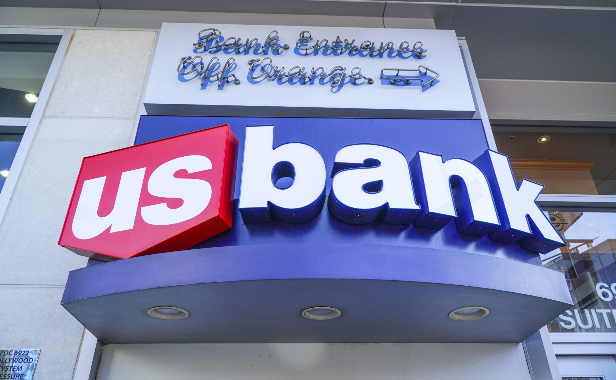U.S. Bank exterior