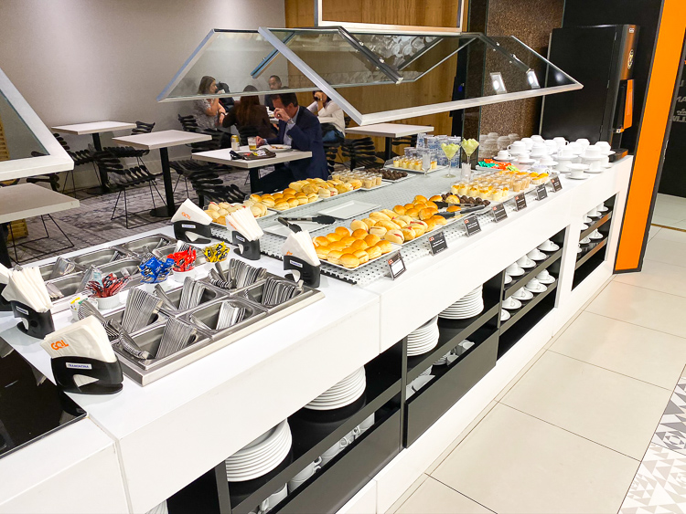 GOL Premium Lounge Buffet