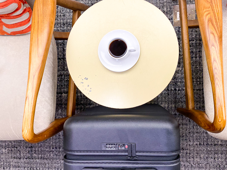 GOL Premium Lounge Coffee and Away Bag