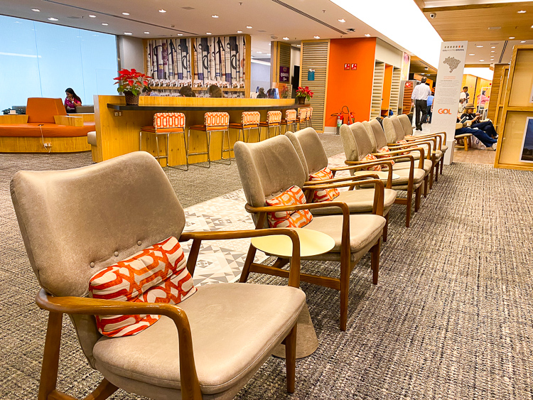 GOL Premium Lounge Sitting Options
