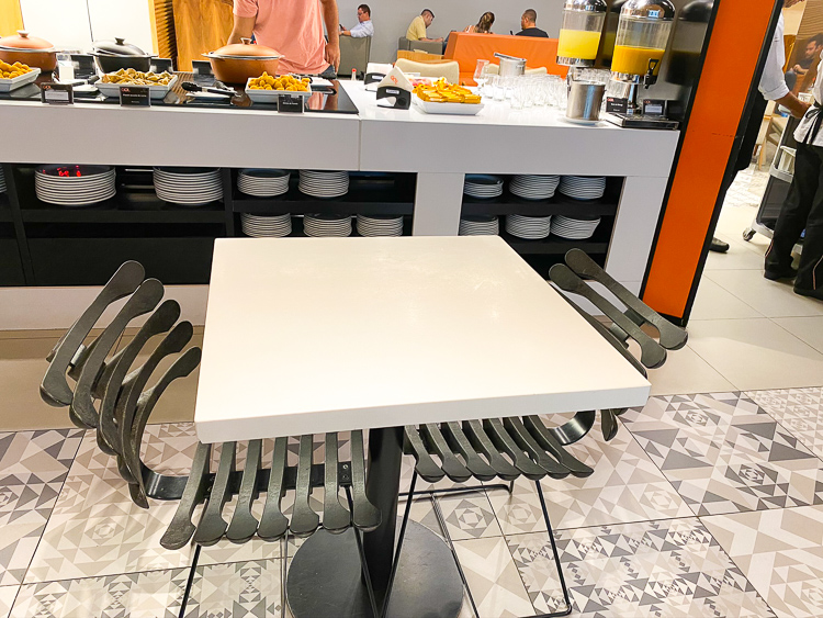 GOL Premium Lounge Table and Chair