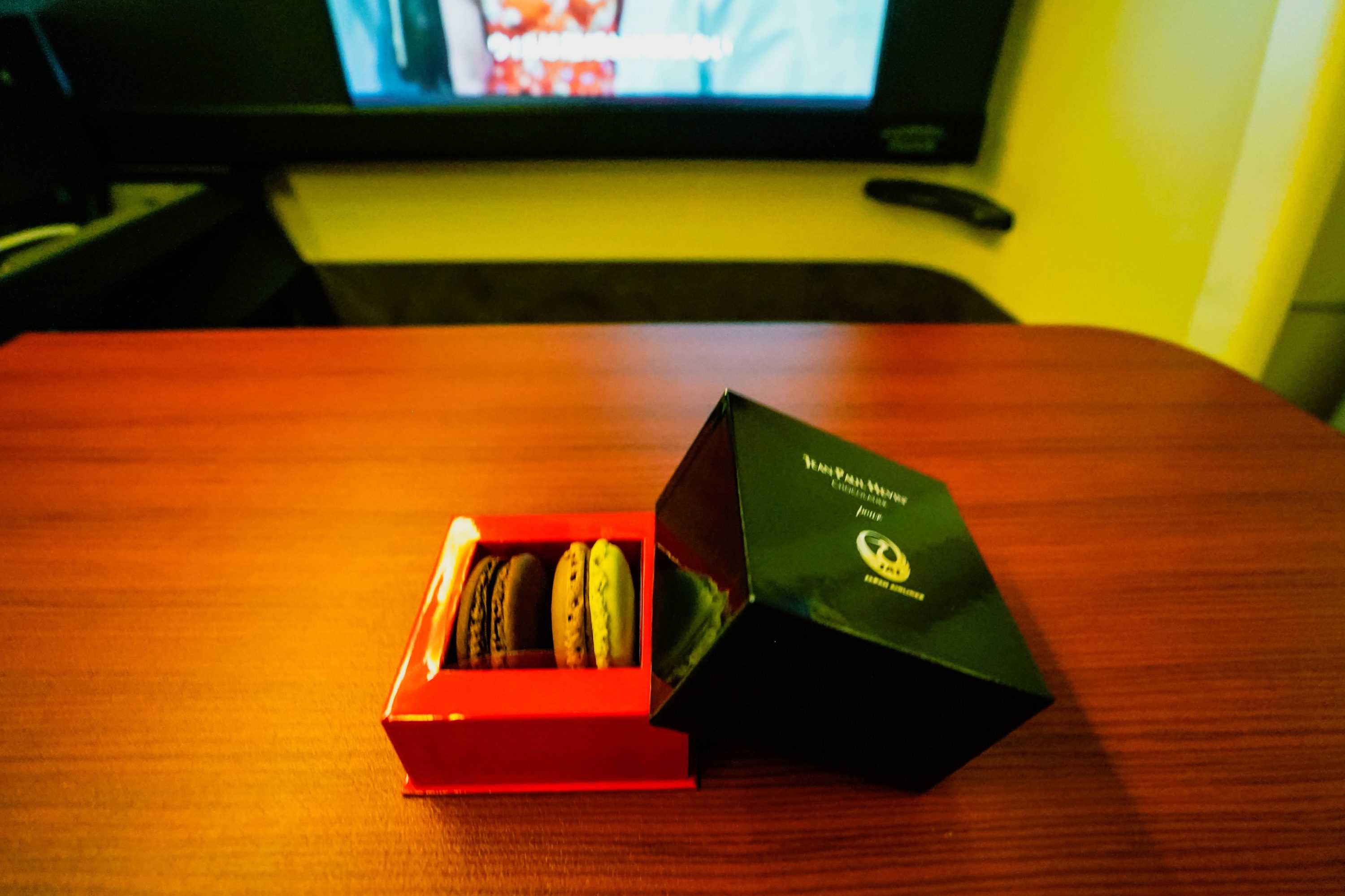 Japan Airlines Boeing 777 300ER First Class Macarons