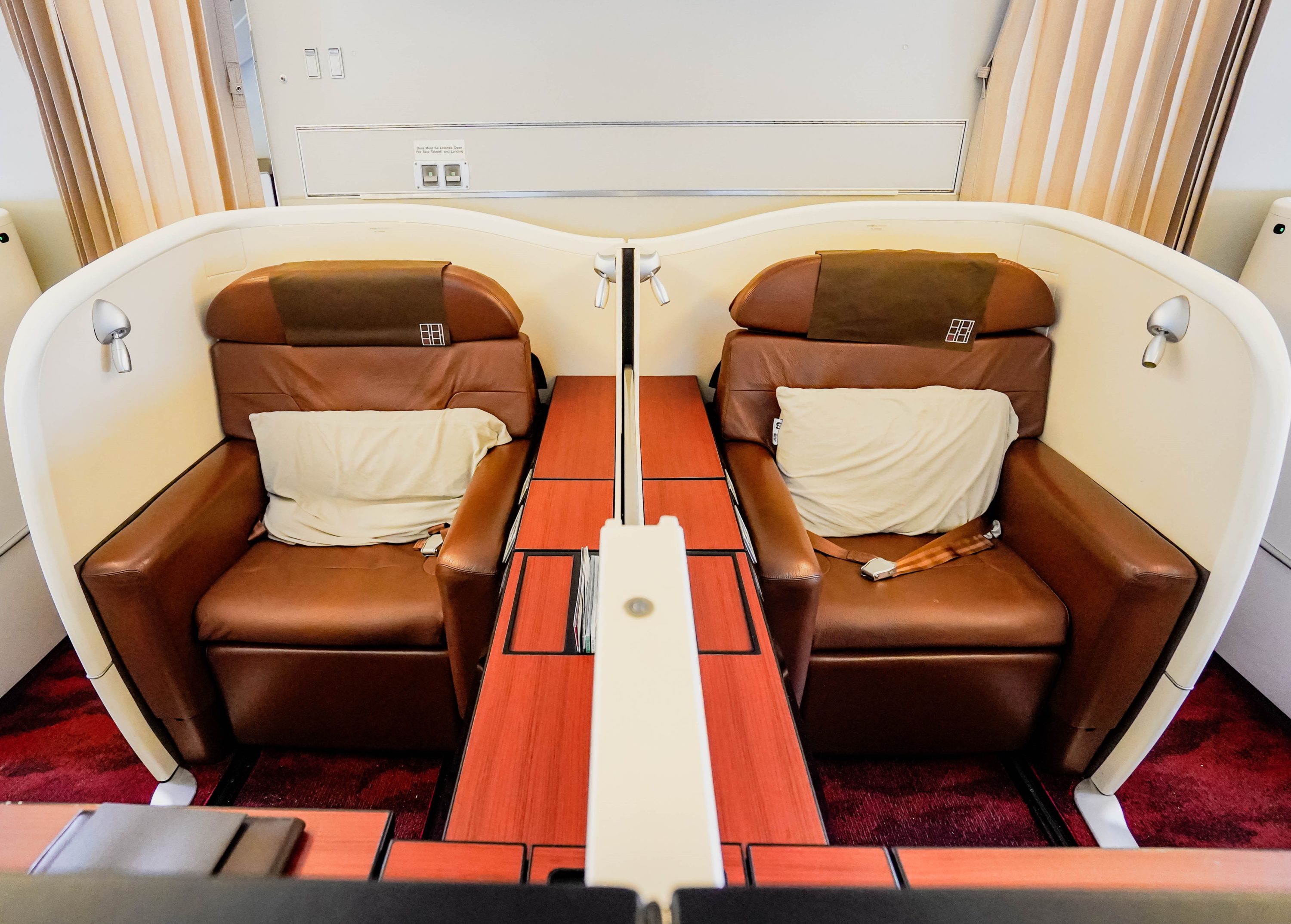 Japan Airlines Boeing 777 300ER First Class Middle seats