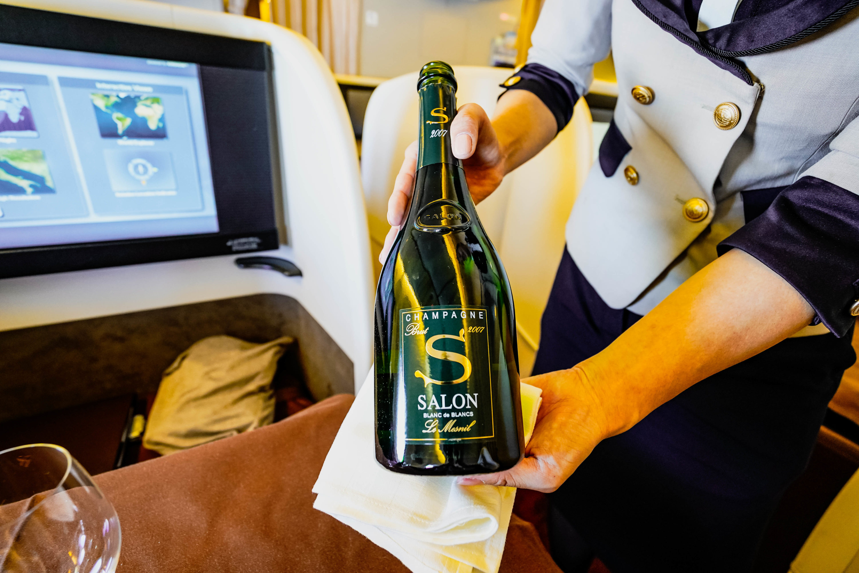 Japan Airlines Boeing 777 300ER First Class Salon 2007 Blanc de Blancs Brut Le Mesnil