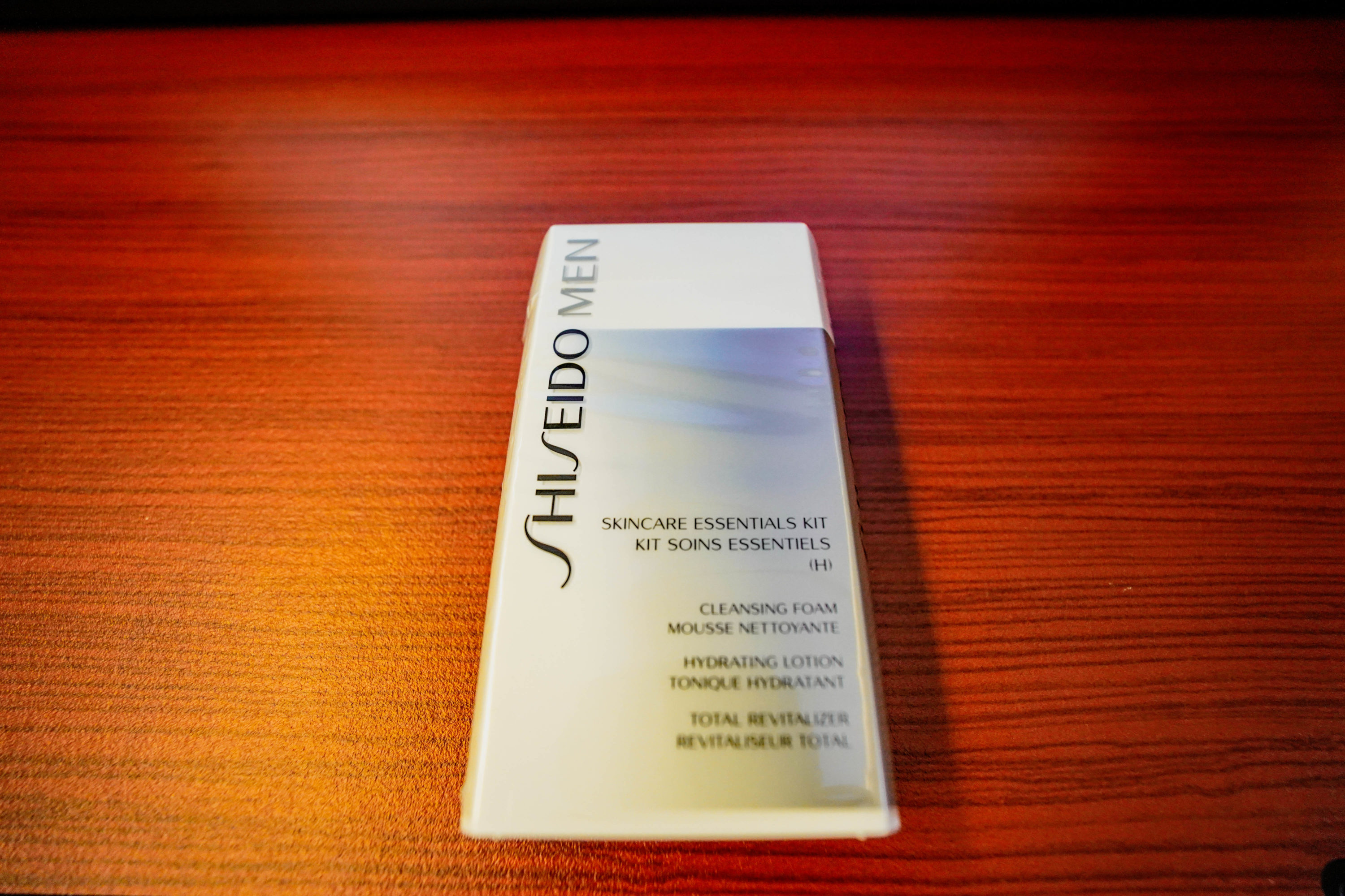 Japan Airlines Boeing 777 300ER First Class Shiseido kit