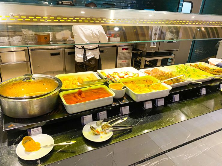 Plaza Premium Lounge Rio Buffet
