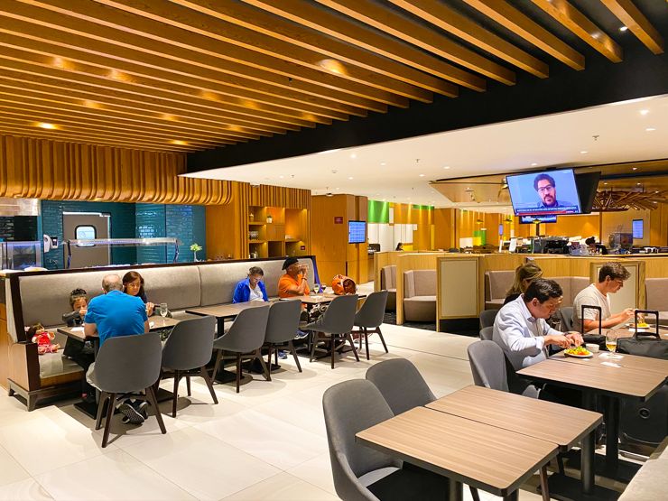 Plaza Premium Lounge Rio Dining Area
