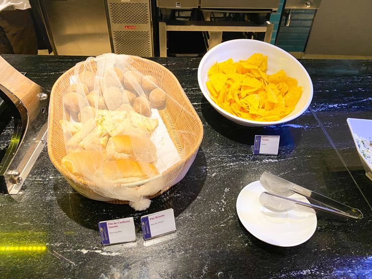 Plaza Premium Lounge Rio Snacks