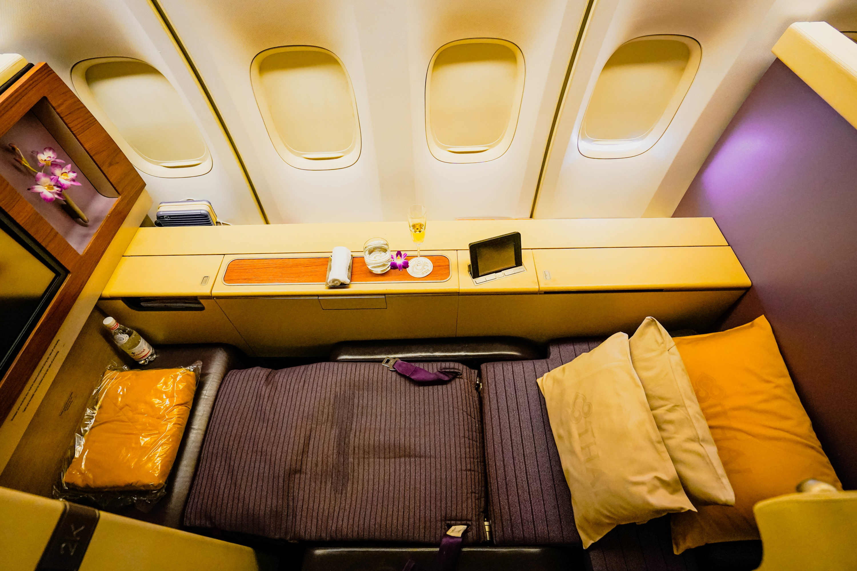 Thai Airways Boeing 747 400 First Class Bed mode
