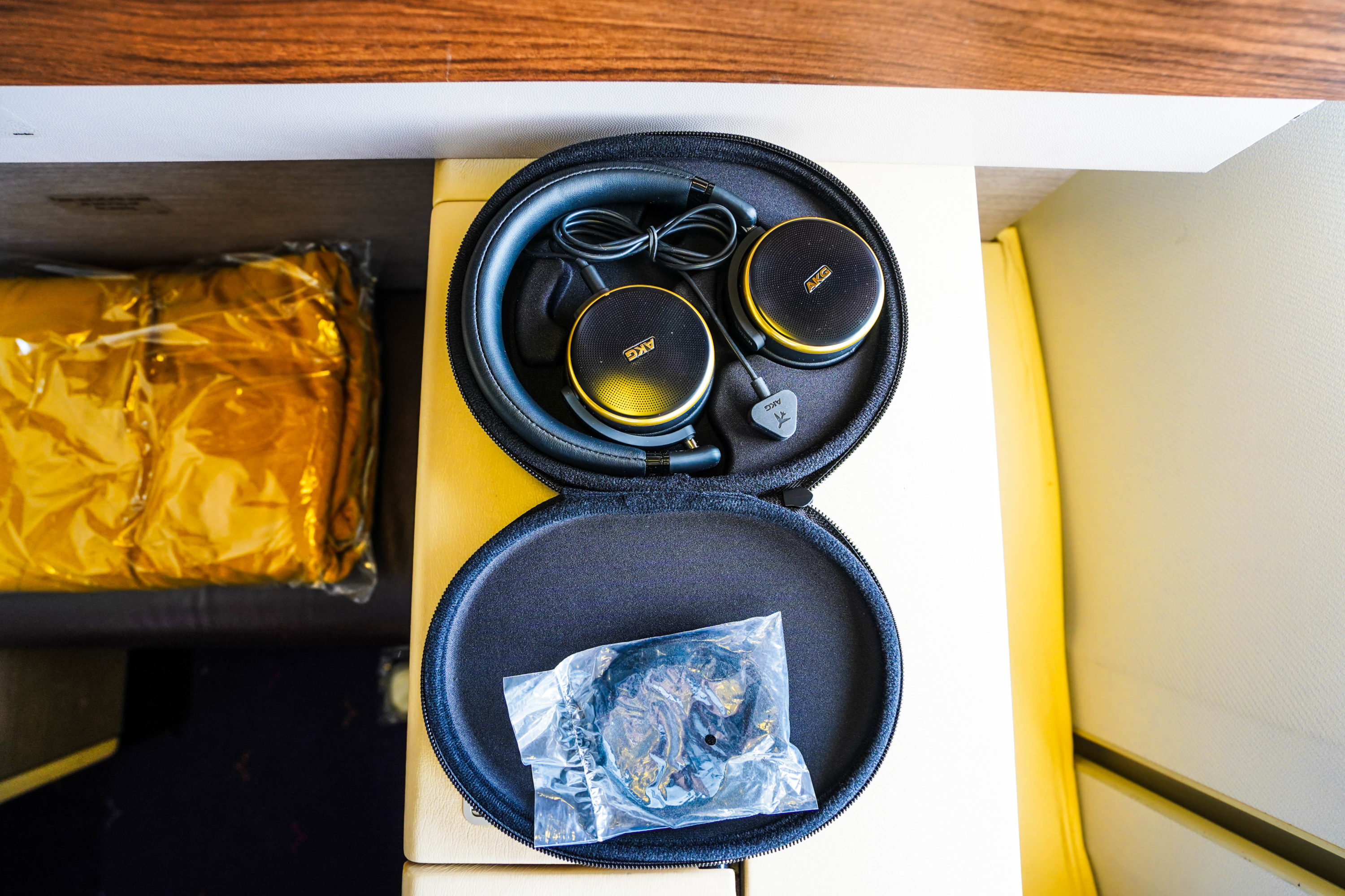 Thai Airways Boeing 747 400 First Class Headphones