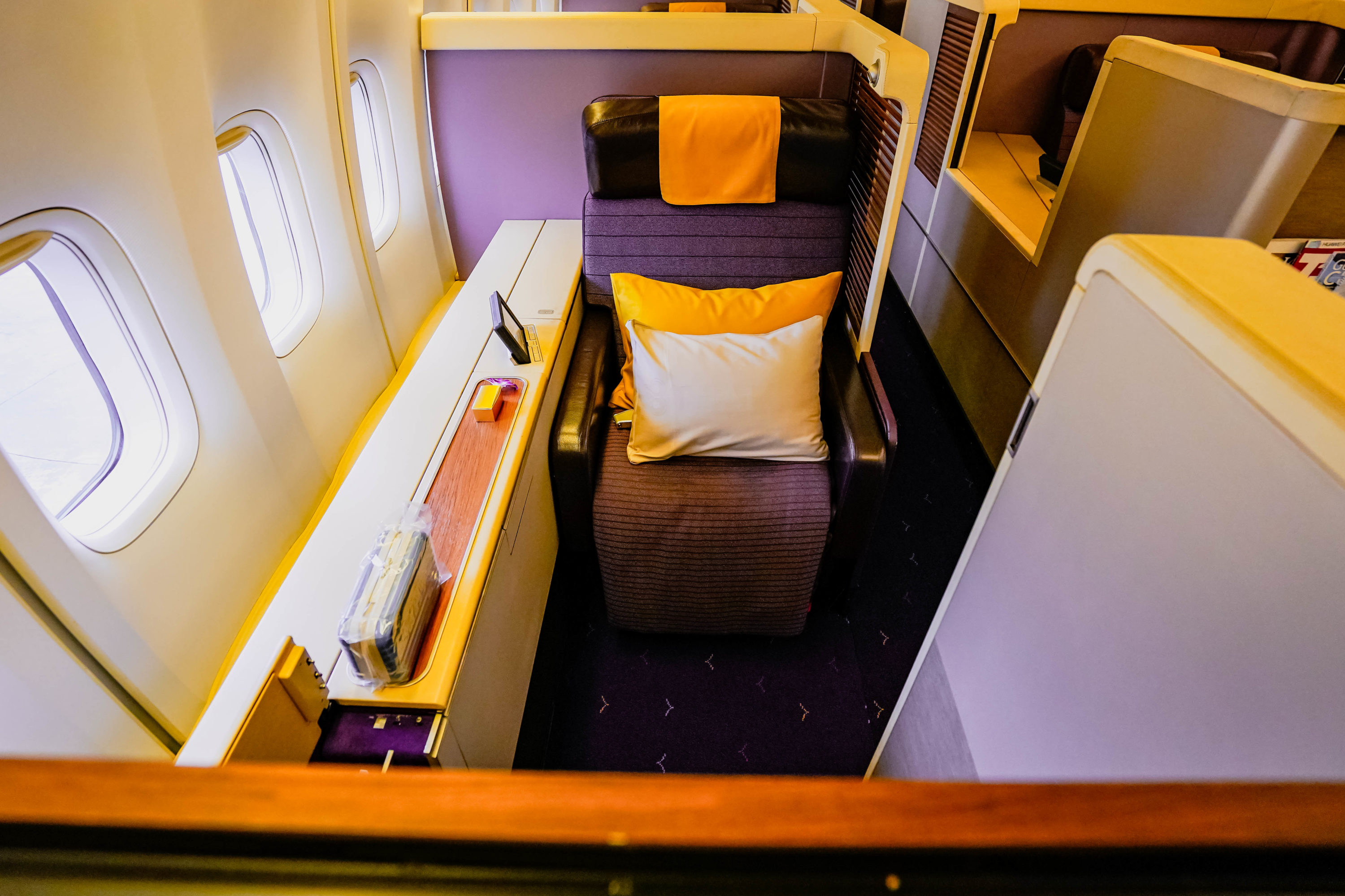 Thai Airways Boeing 747 400 First Class Seat 2K
