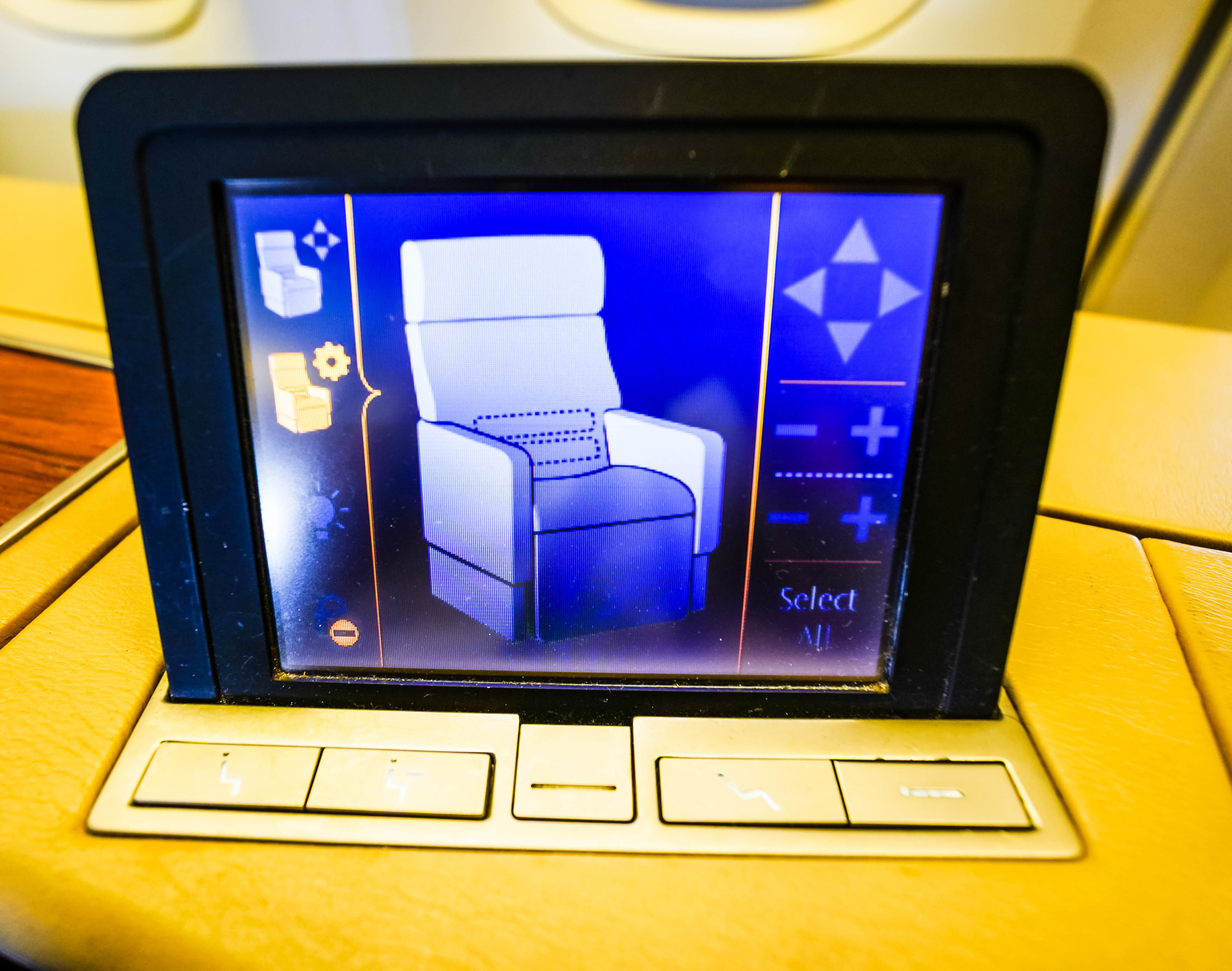 Thai Airways Boeing 747 400 First Class Seat controls