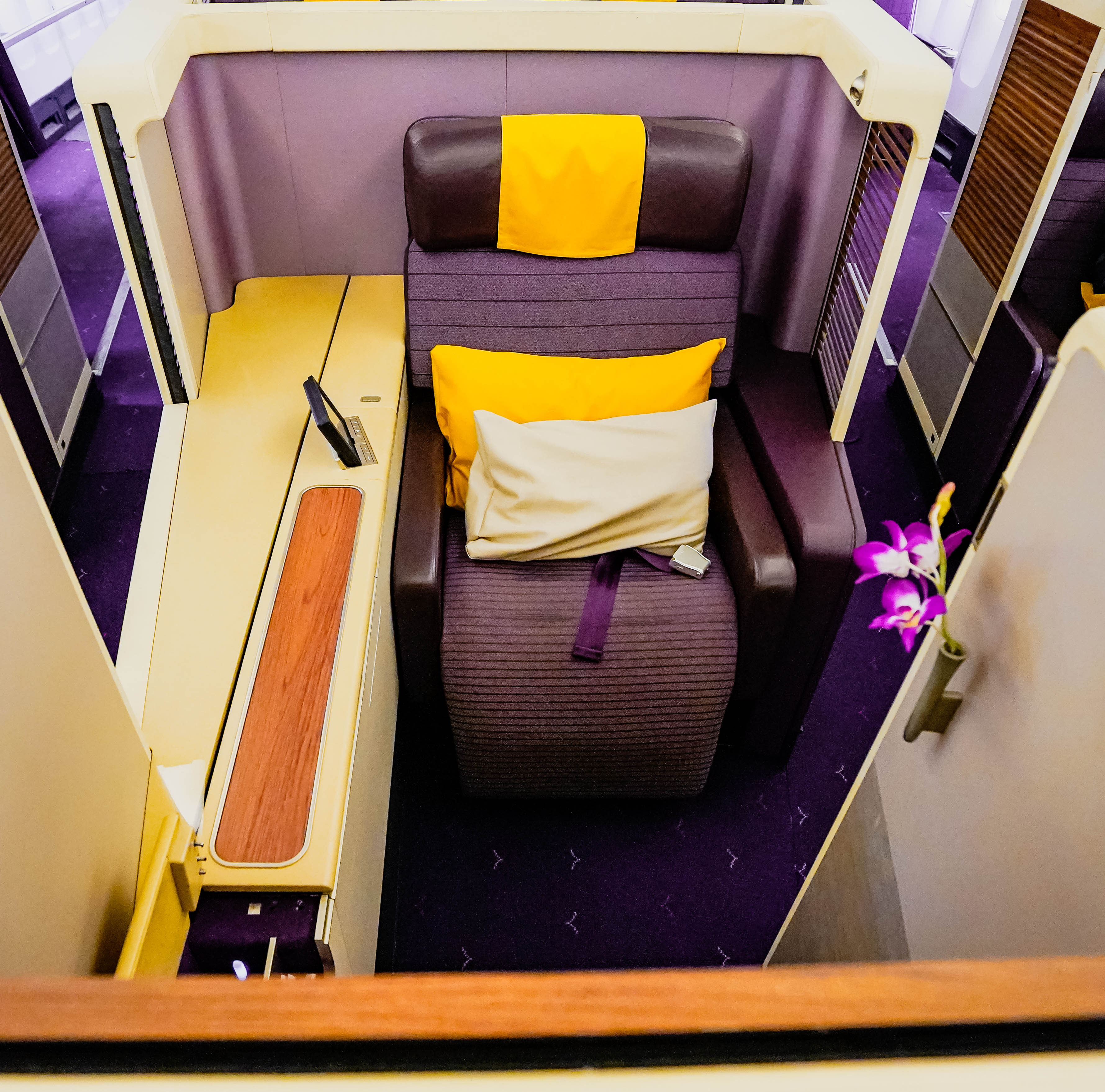 Thai Airways Boeing 747 400 First Class Suite 2E