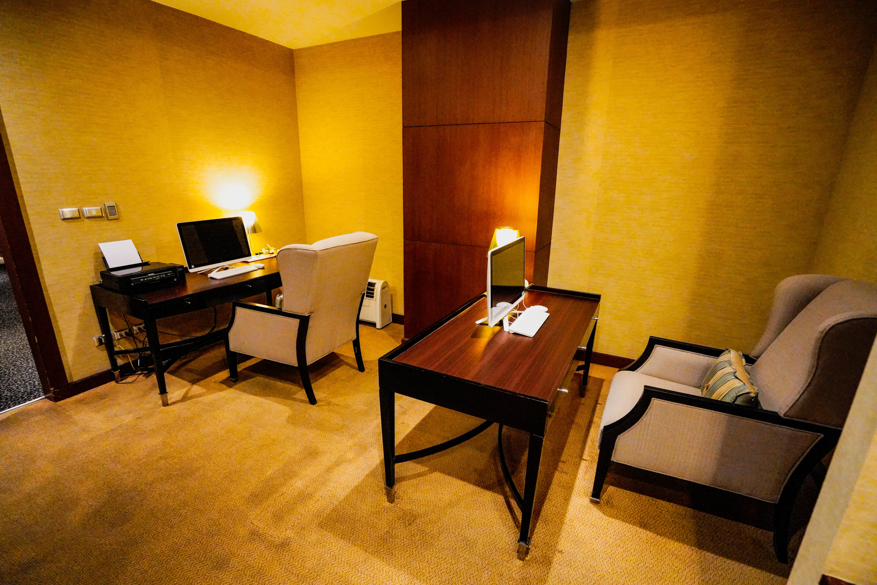 Thai Airways Royal First Lounge Business Center