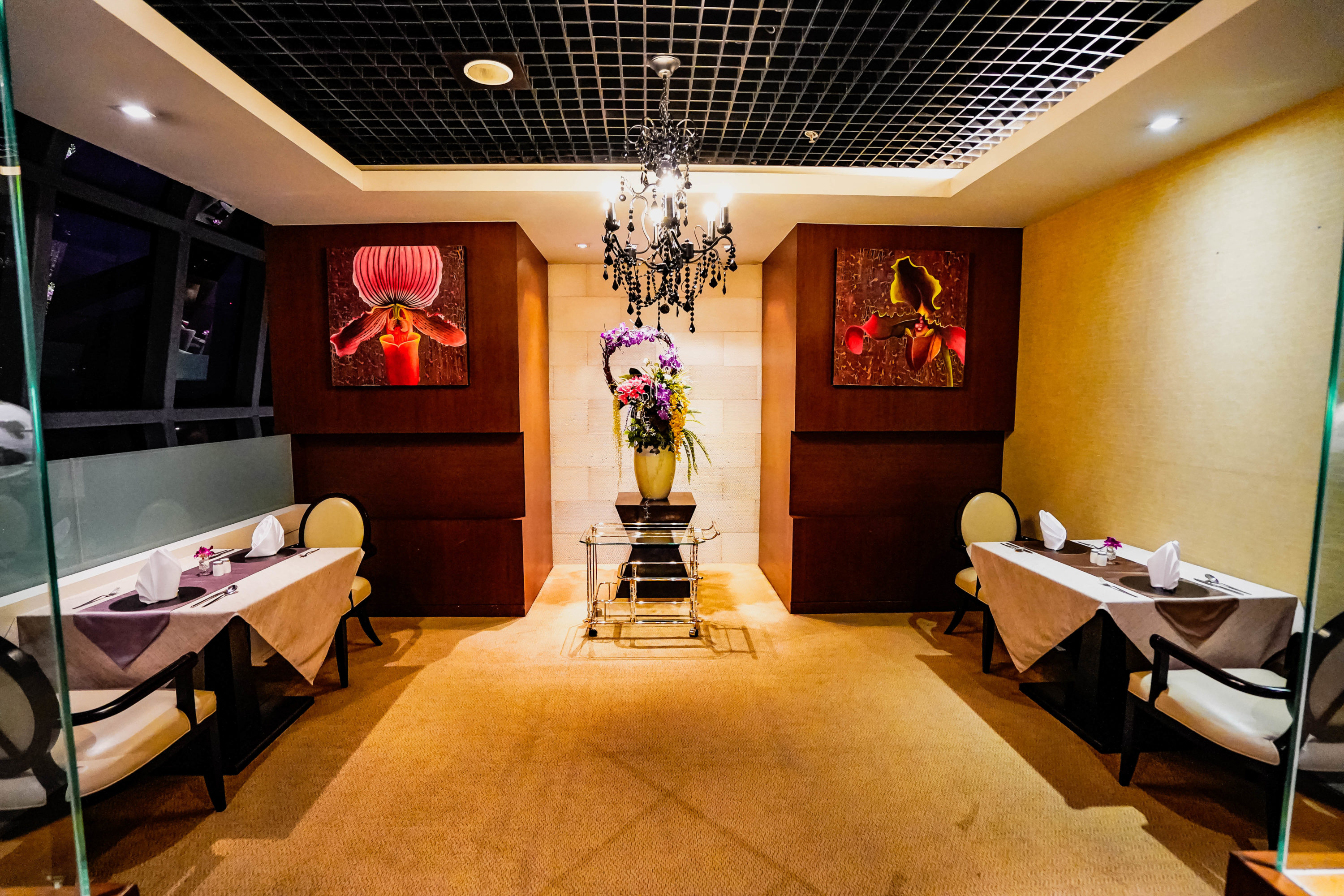 Thai Airways Royal First Lounge Dining Room