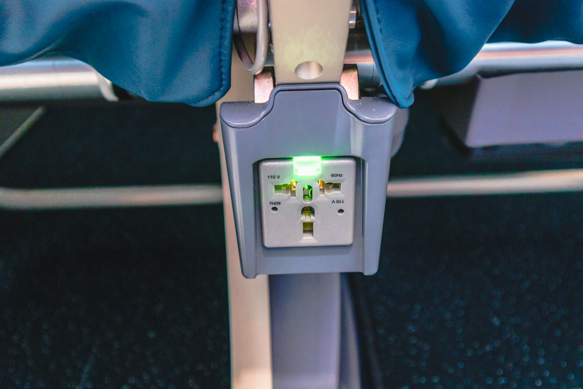 Delta Airbus A220 Economy Class Power