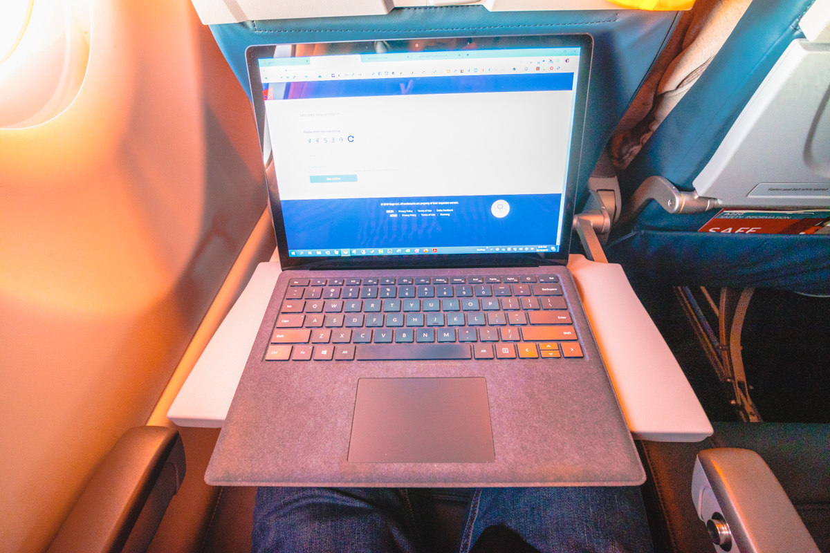 Delta Airbus A220 Tray Table Size