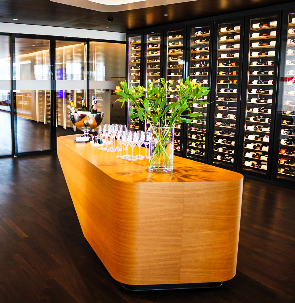 SWISS Air First Class Lounge Champagne bar