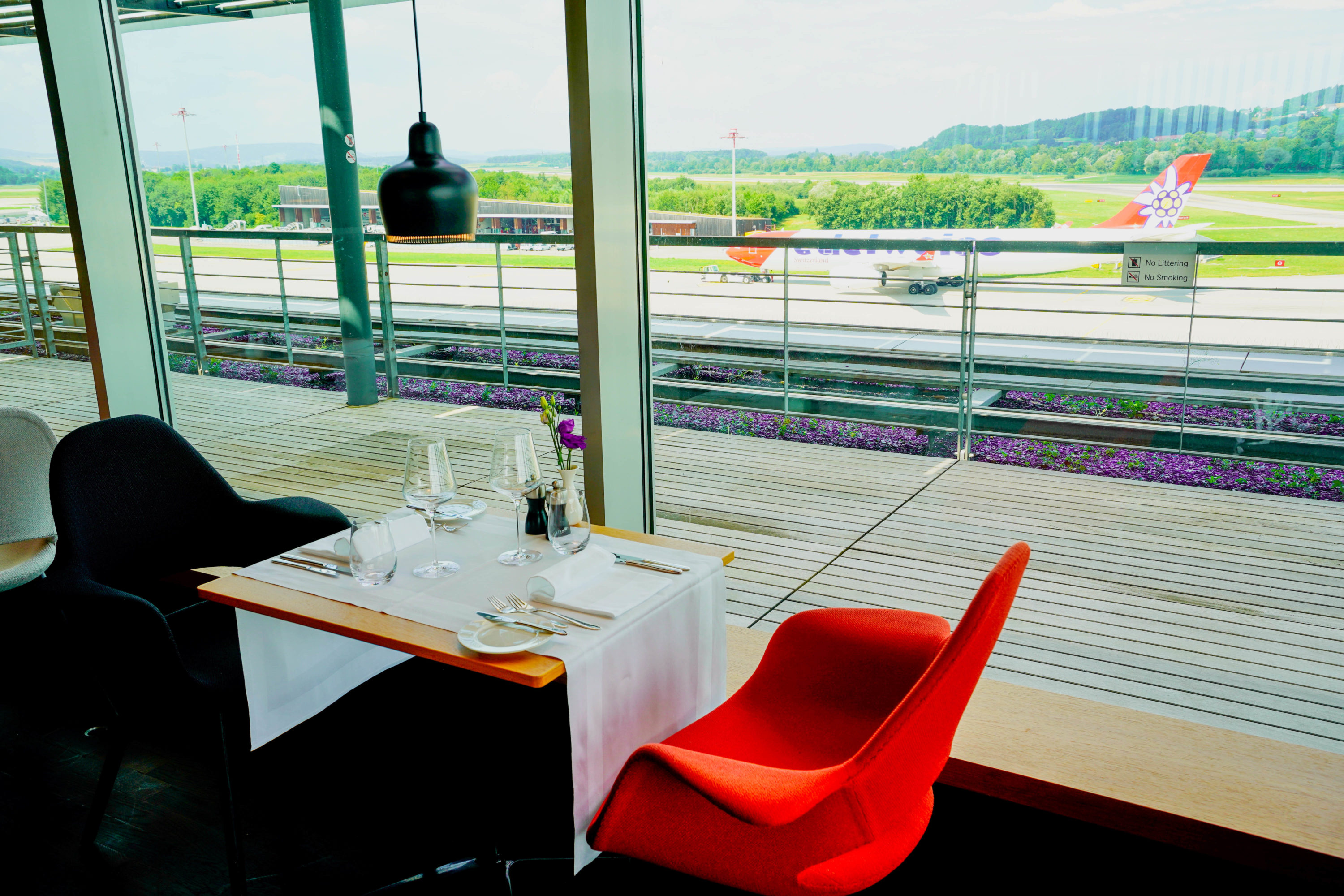 SWISS First Class Lounge Dining area
