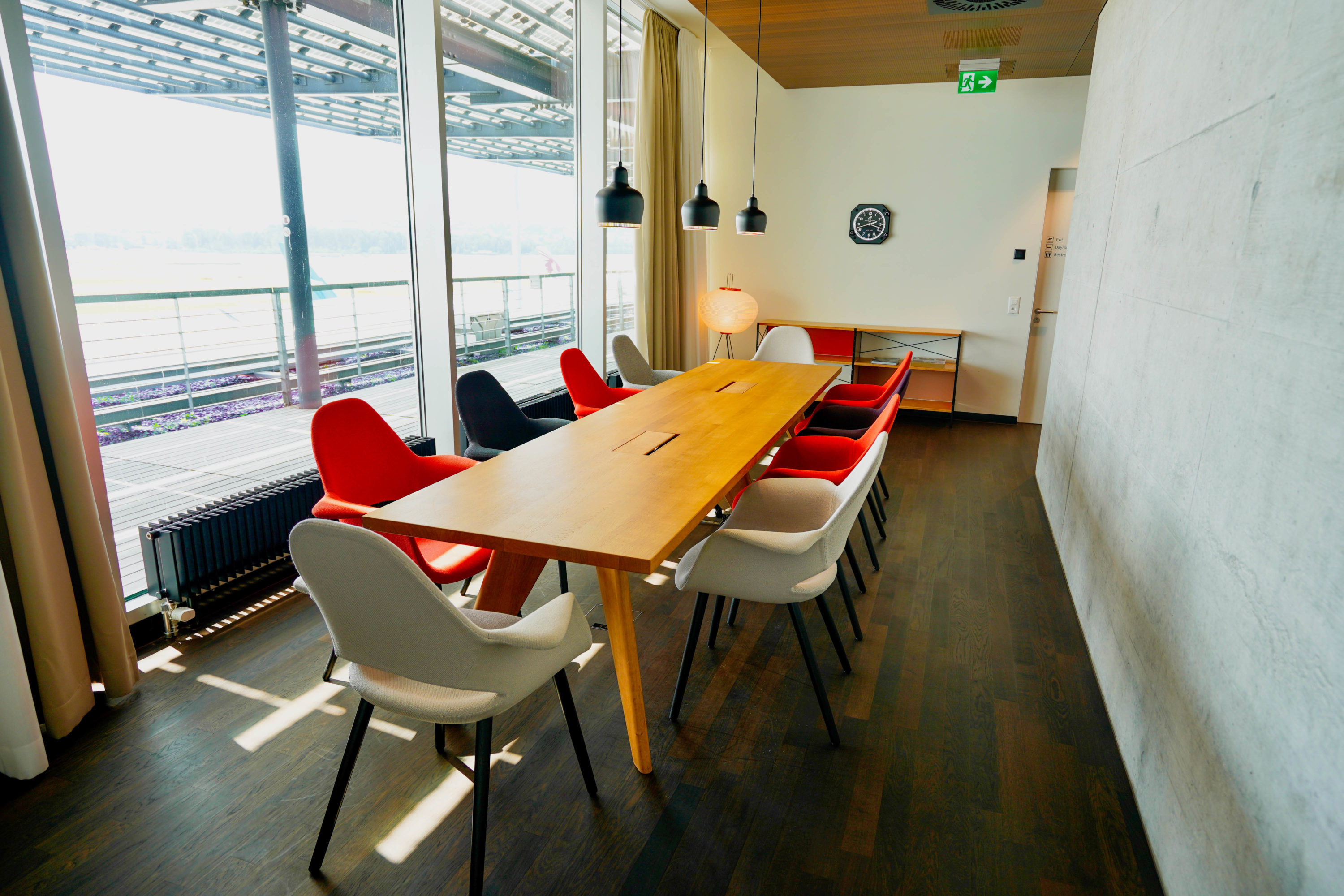SWISS First Class Lounge Lucerne conference room